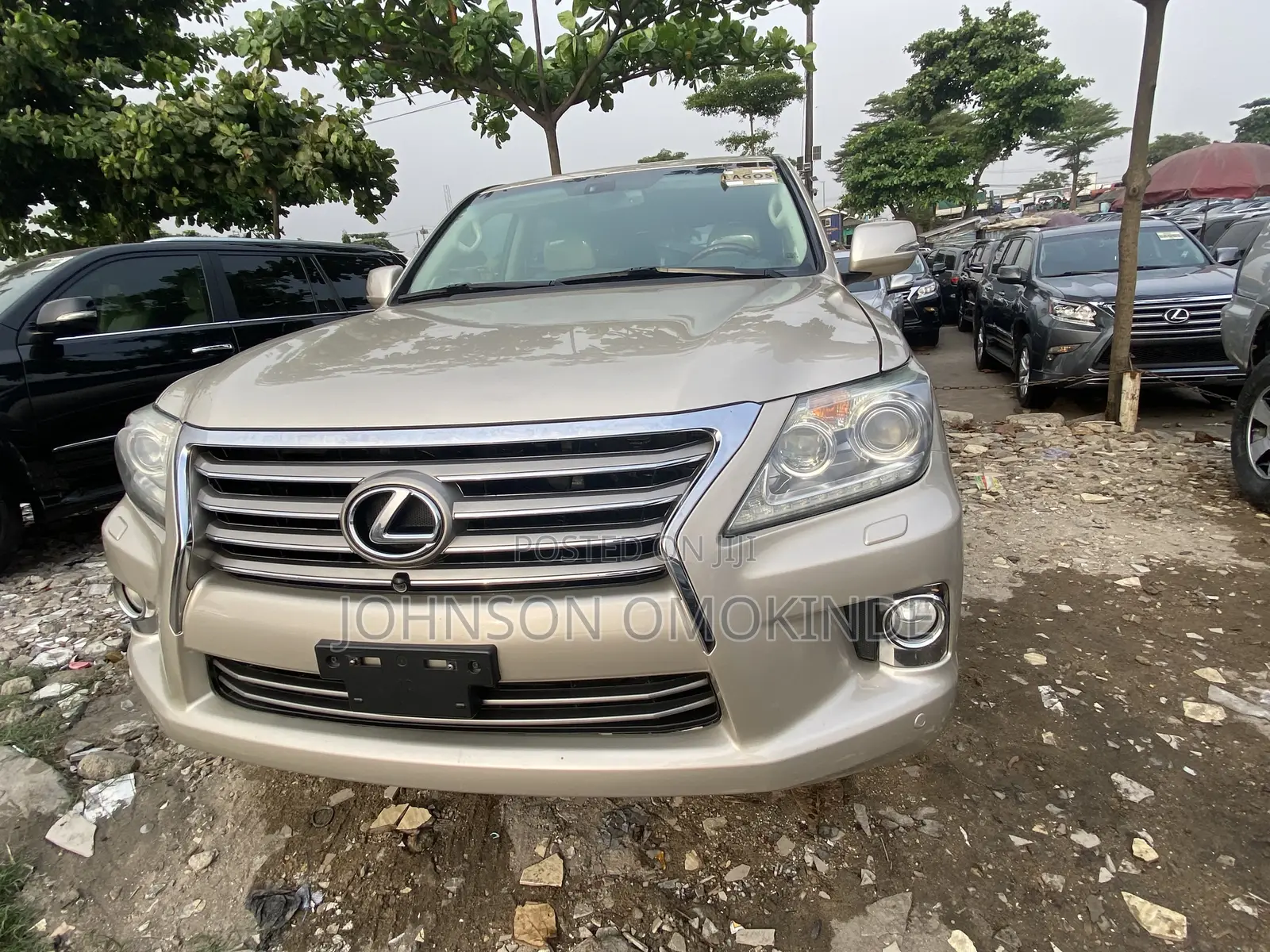 Lexus LX 570 AWD 2016 Gold