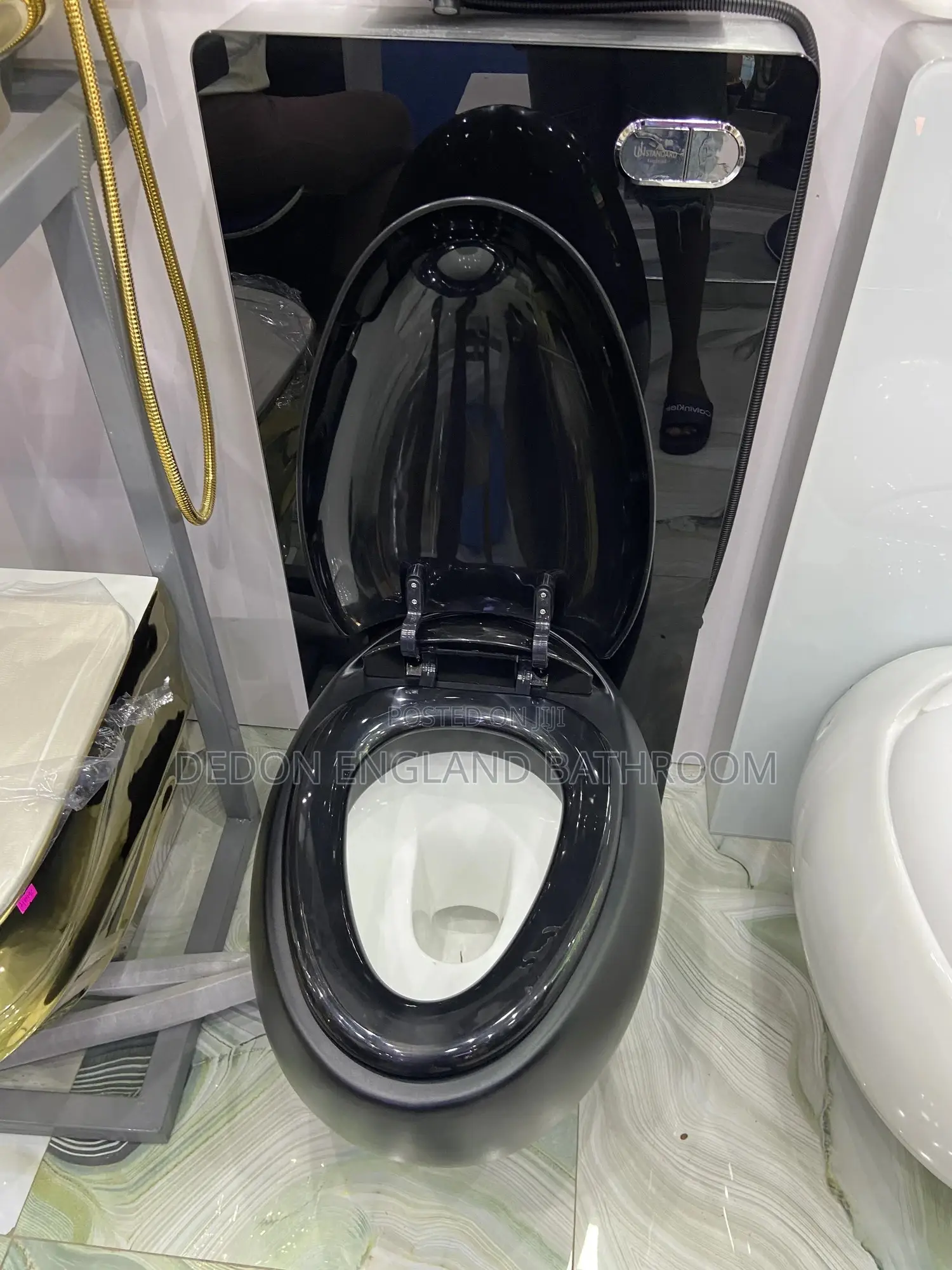High Quality England Egg Shape Water Closet With Class Surface Tank