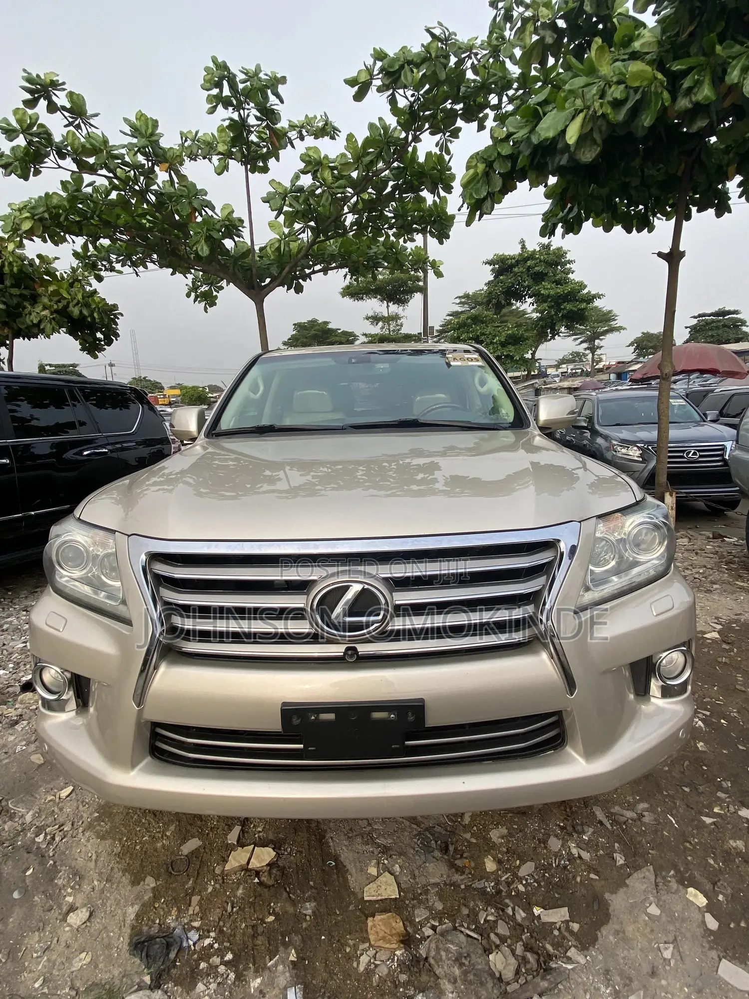 Lexus LX 570 AWD 2016 Gold