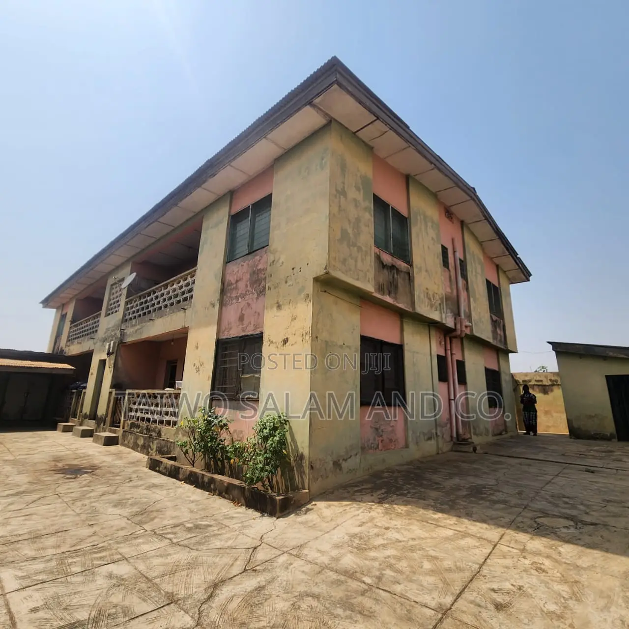 3bdrm Block of Flats in Aromolaran, Iwo Road for sale