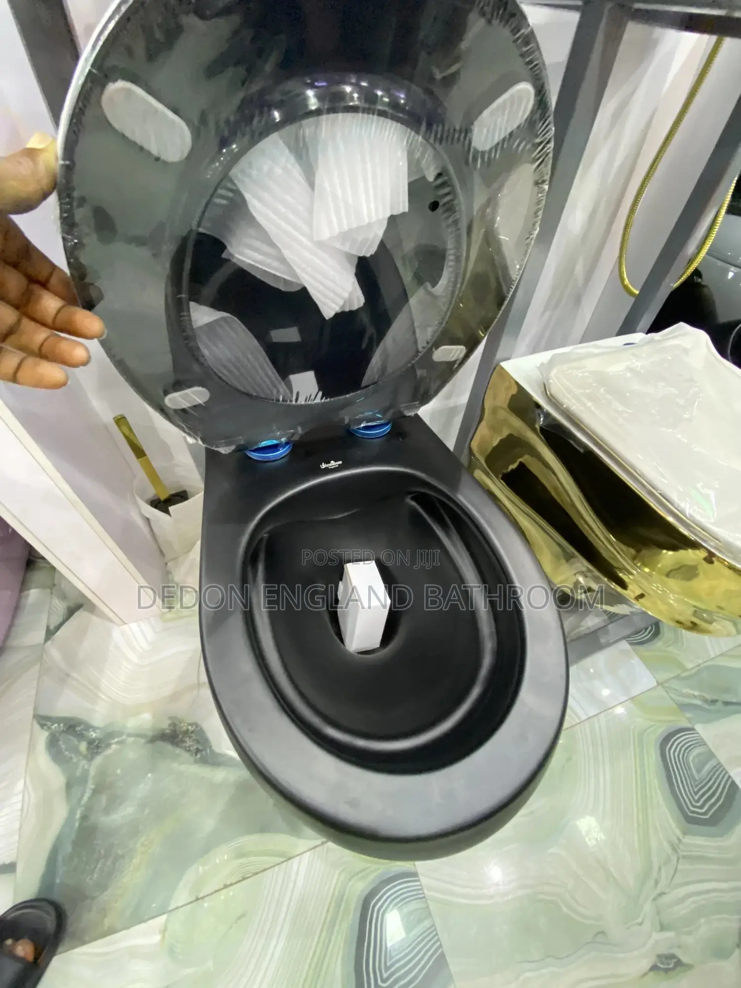High Quality England Black Wall Hung Water Closet
