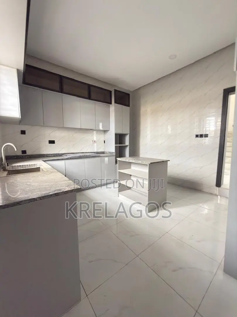 5bdrm Duplex in VGC / Ajah for sale