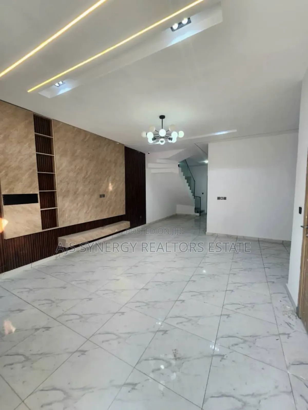 4bdrm Duplex in Chevron for rent
