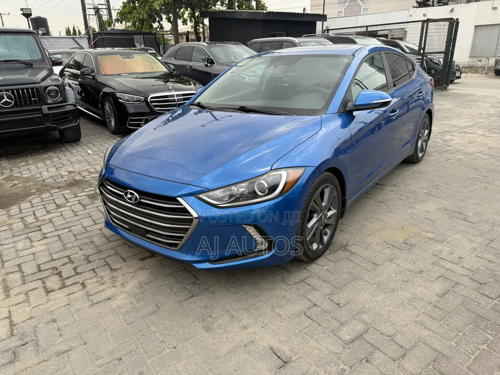 Hyundai Elantra Limited Sedan FWD (2.0L 4cyl 6A) 2017 Blue
