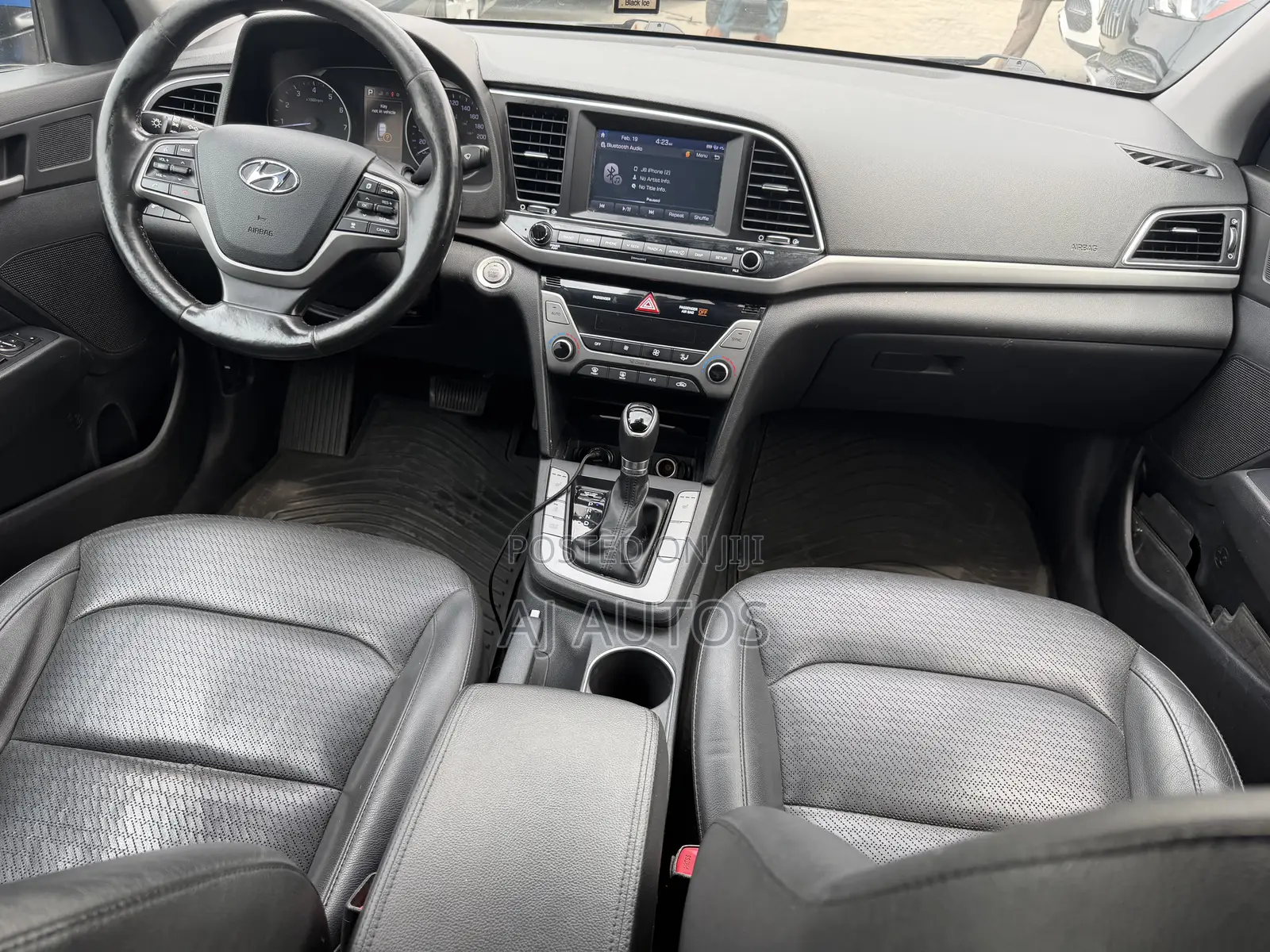 Hyundai Elantra Limited Sedan FWD (2.0L 4cyl 6A) 2017 Blue