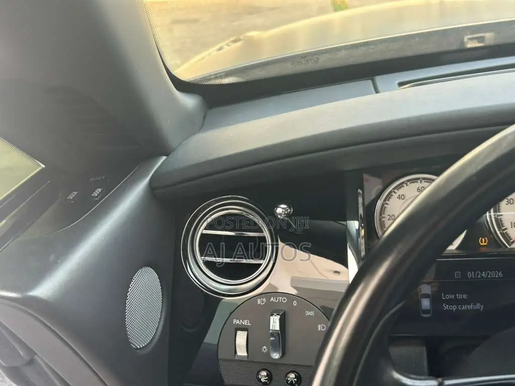 Rolls-Royce Wraith 6.6 RWD 2017 Black