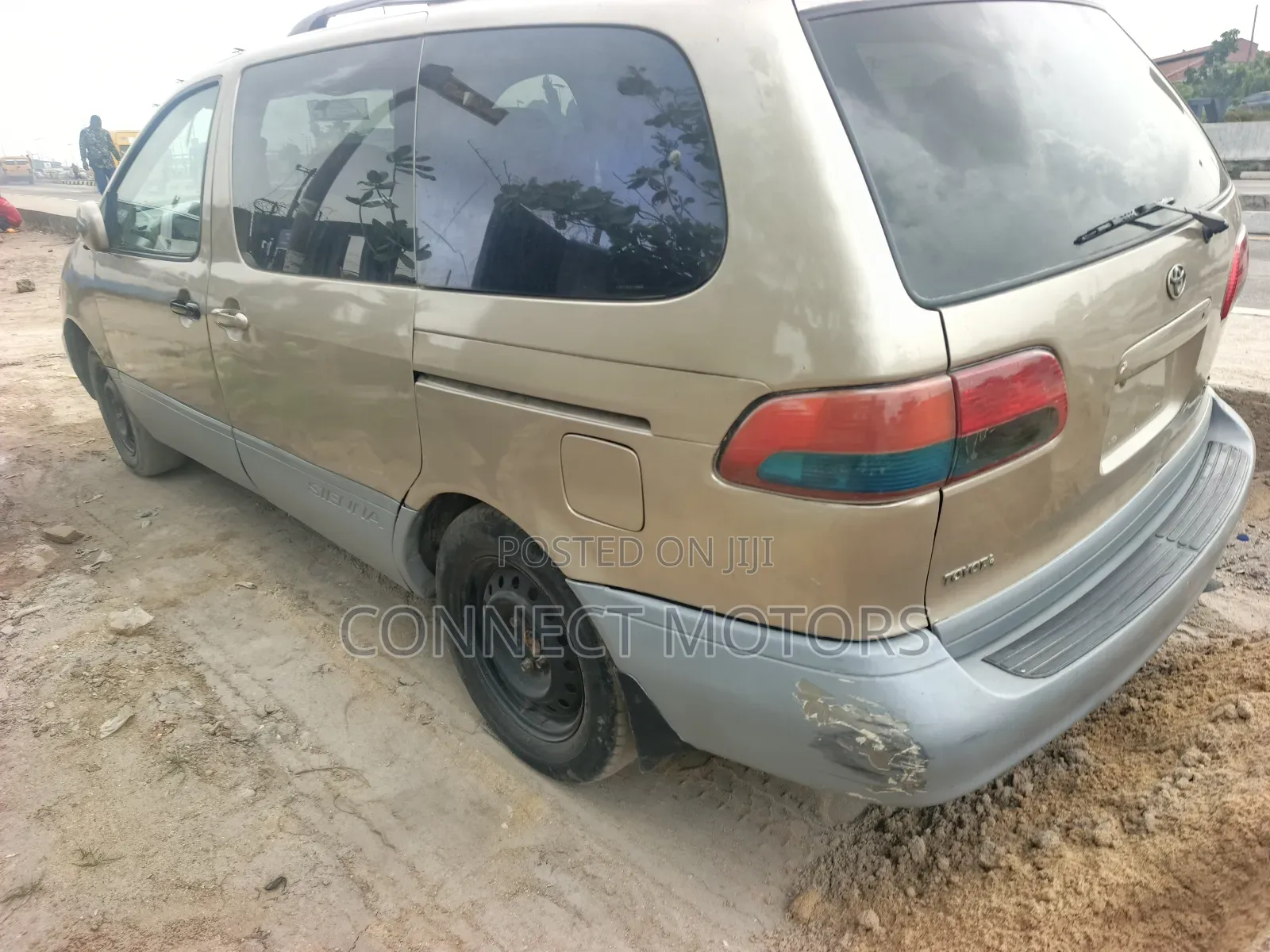 Toyota Sienna 2002 Gold