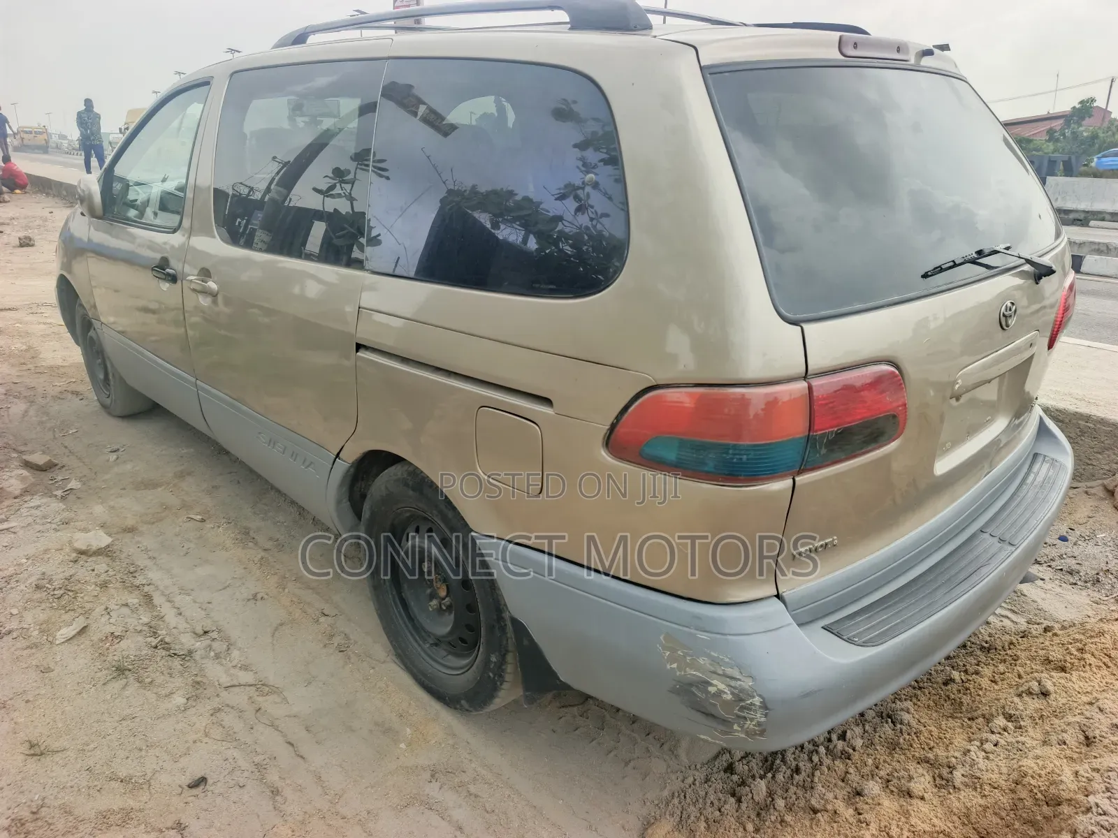 Toyota Sienna 2002 Gold