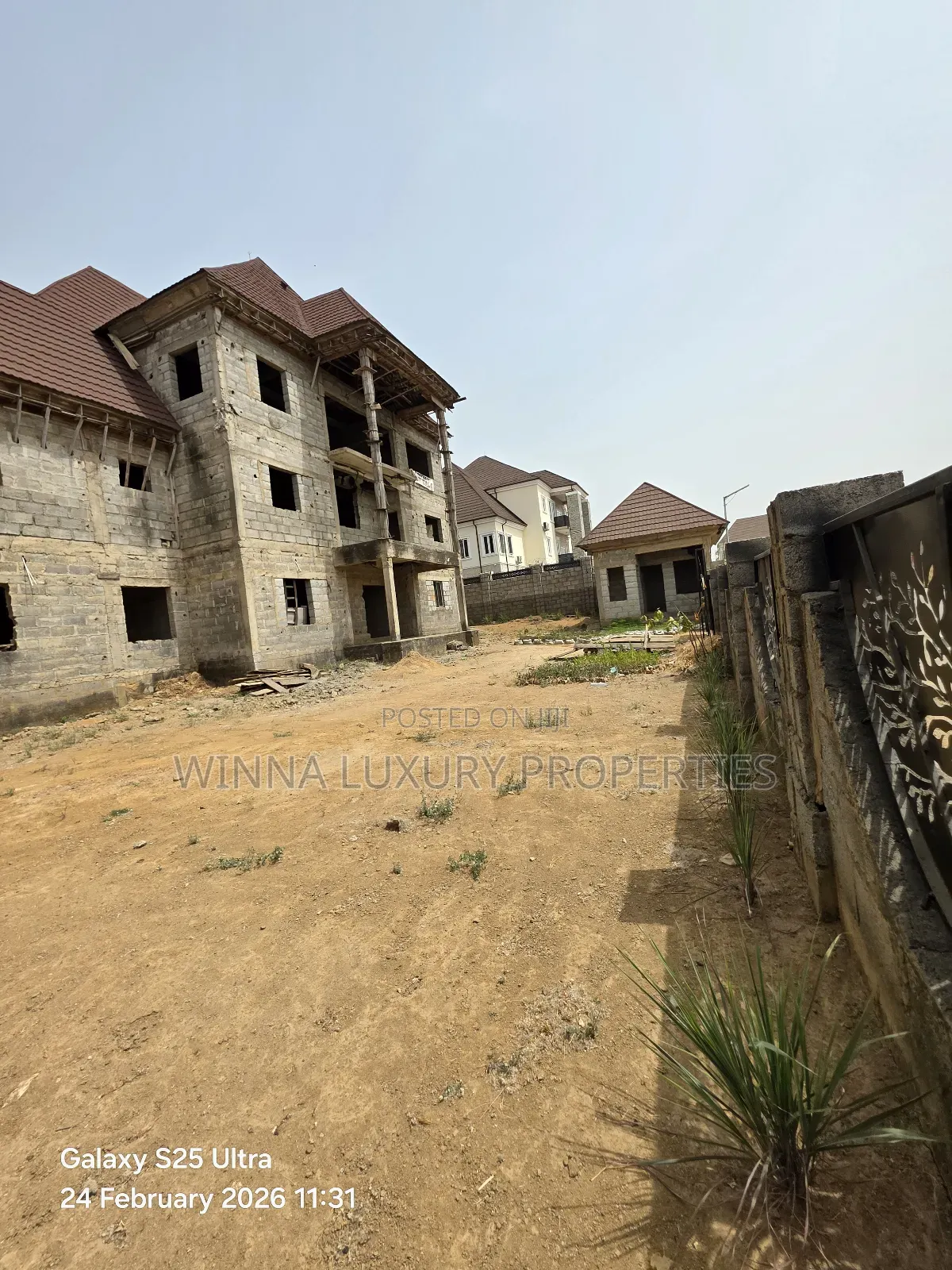 8bdrm Mansion in River Park Estate, Lugbe District for sale