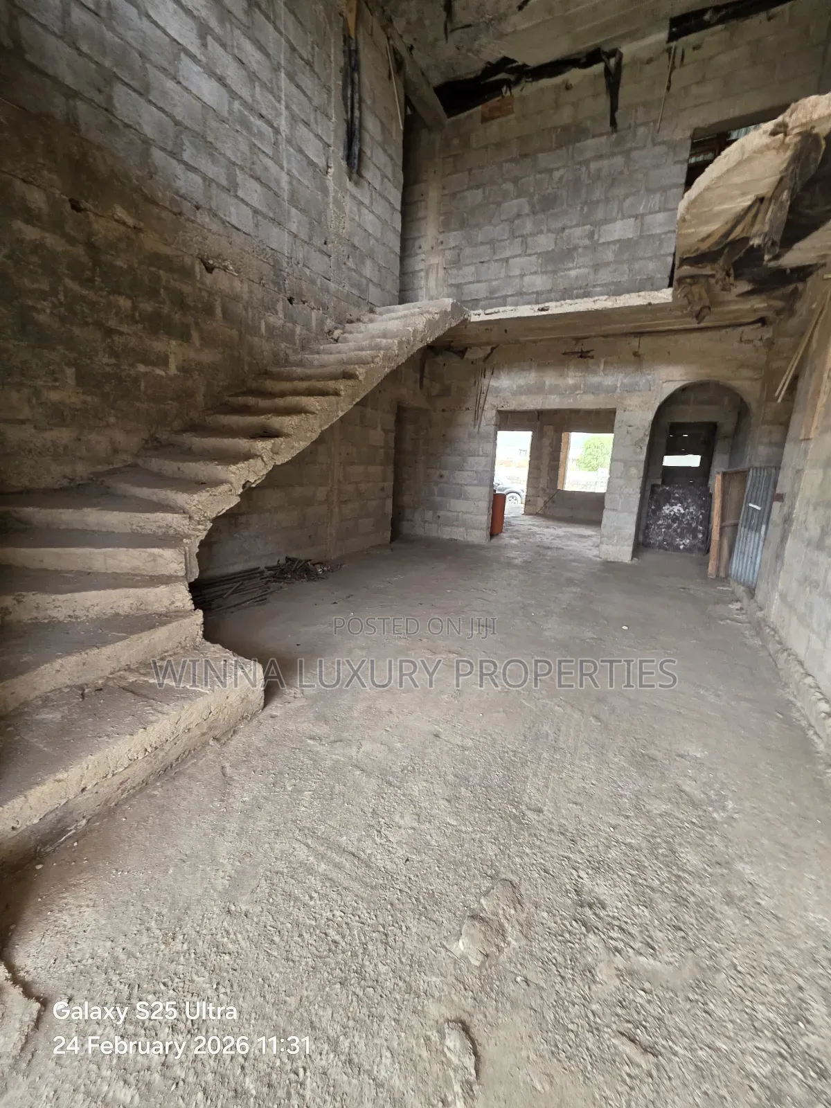 8bdrm Mansion in River Park Estate, Lugbe District for sale