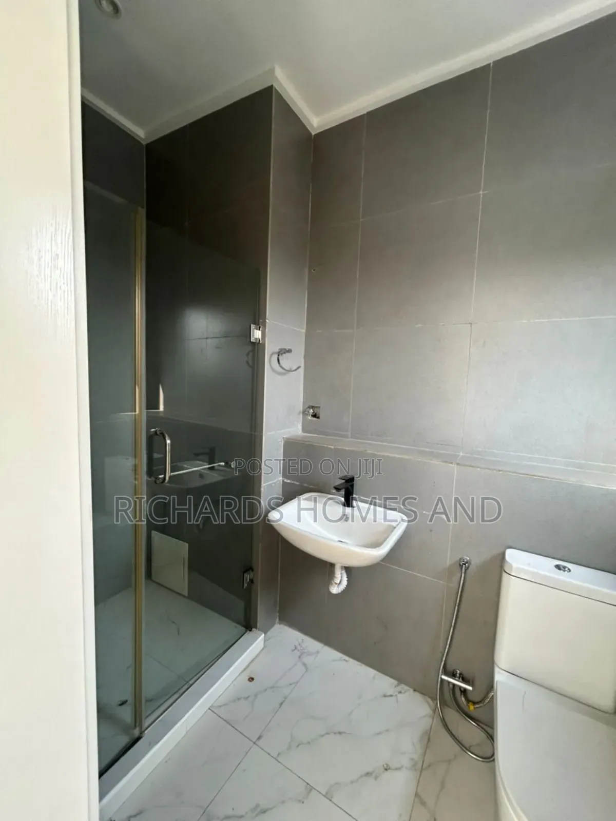 5bdrm Duplex in Banana Island Estate for rent
