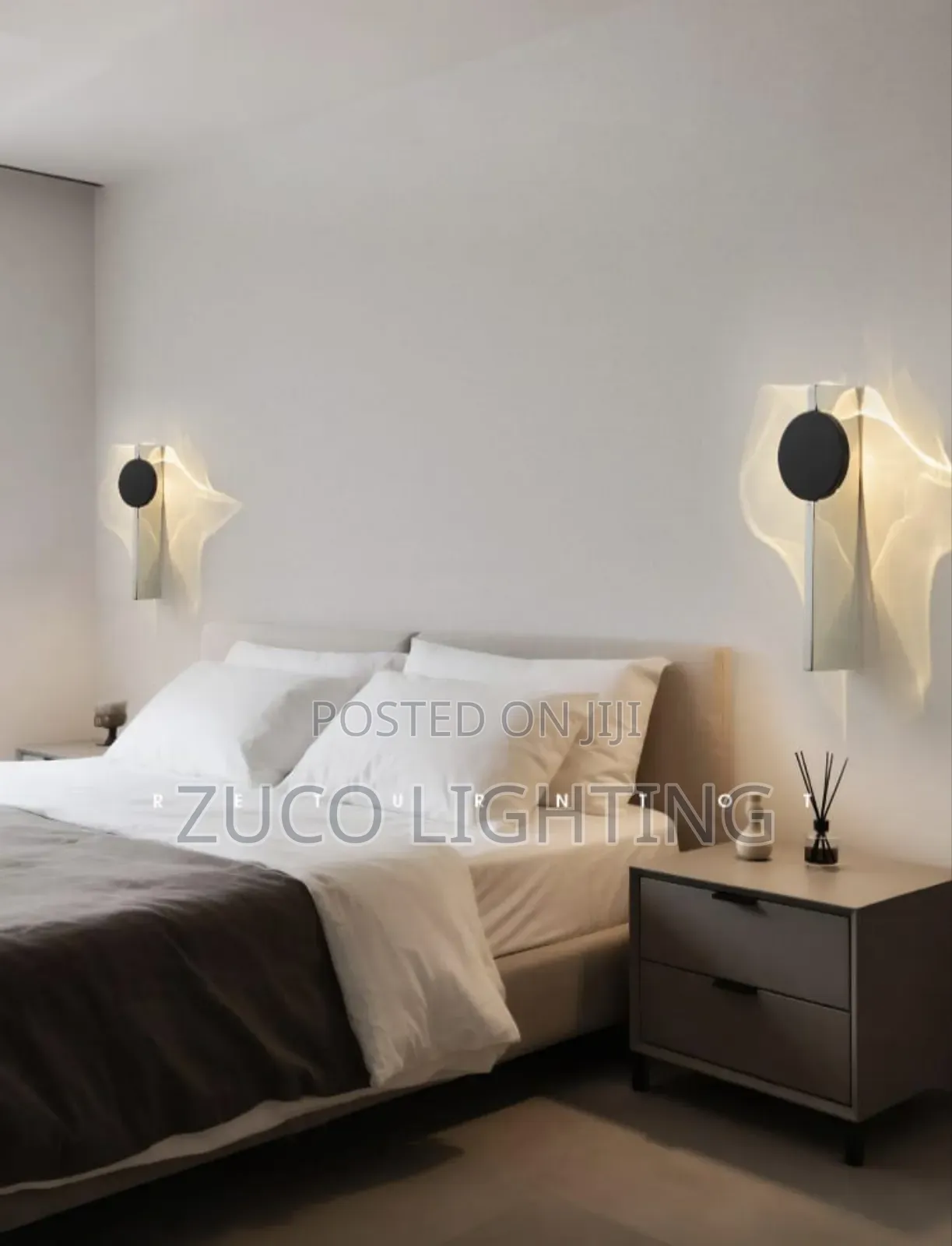 Model Luxury Crystal Wall Mount Light