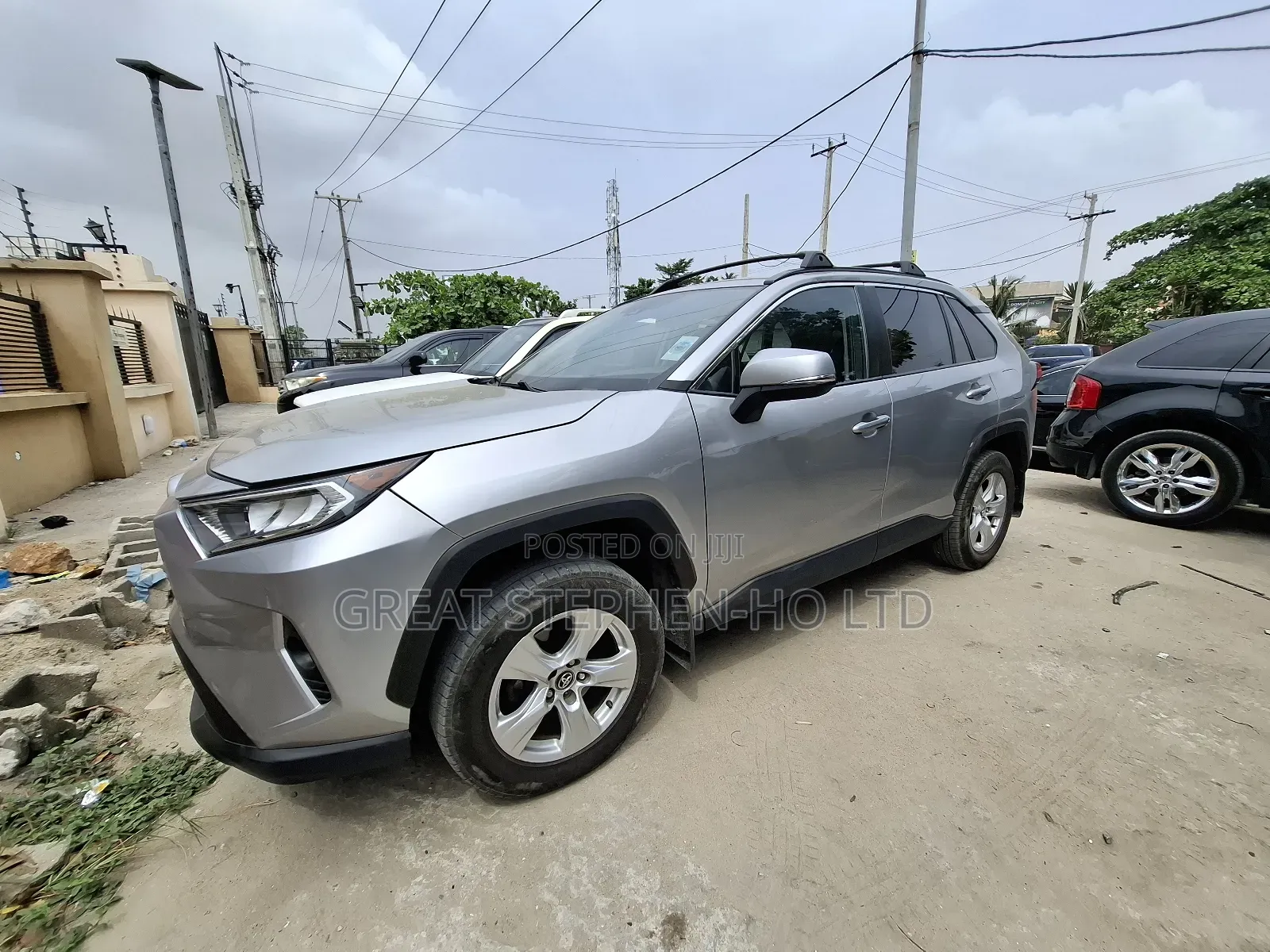 Toyota RAV4 XLE AWD 2020 Silver