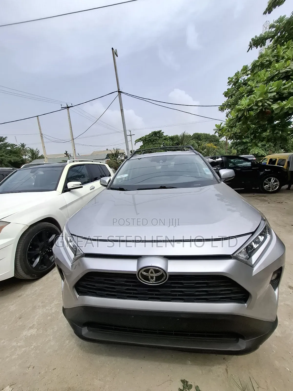 Toyota RAV4 XLE AWD 2020 Silver