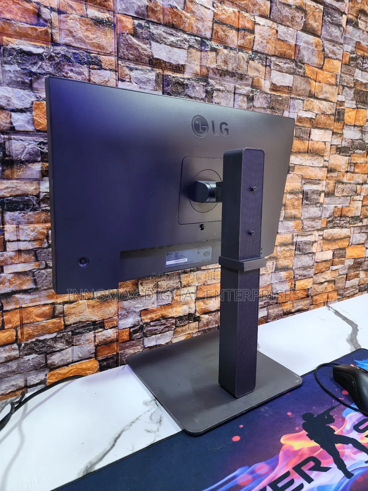 Lg 24” Ips FHD Monitor Usb Type-C Daisy Chain Built-in Speaker