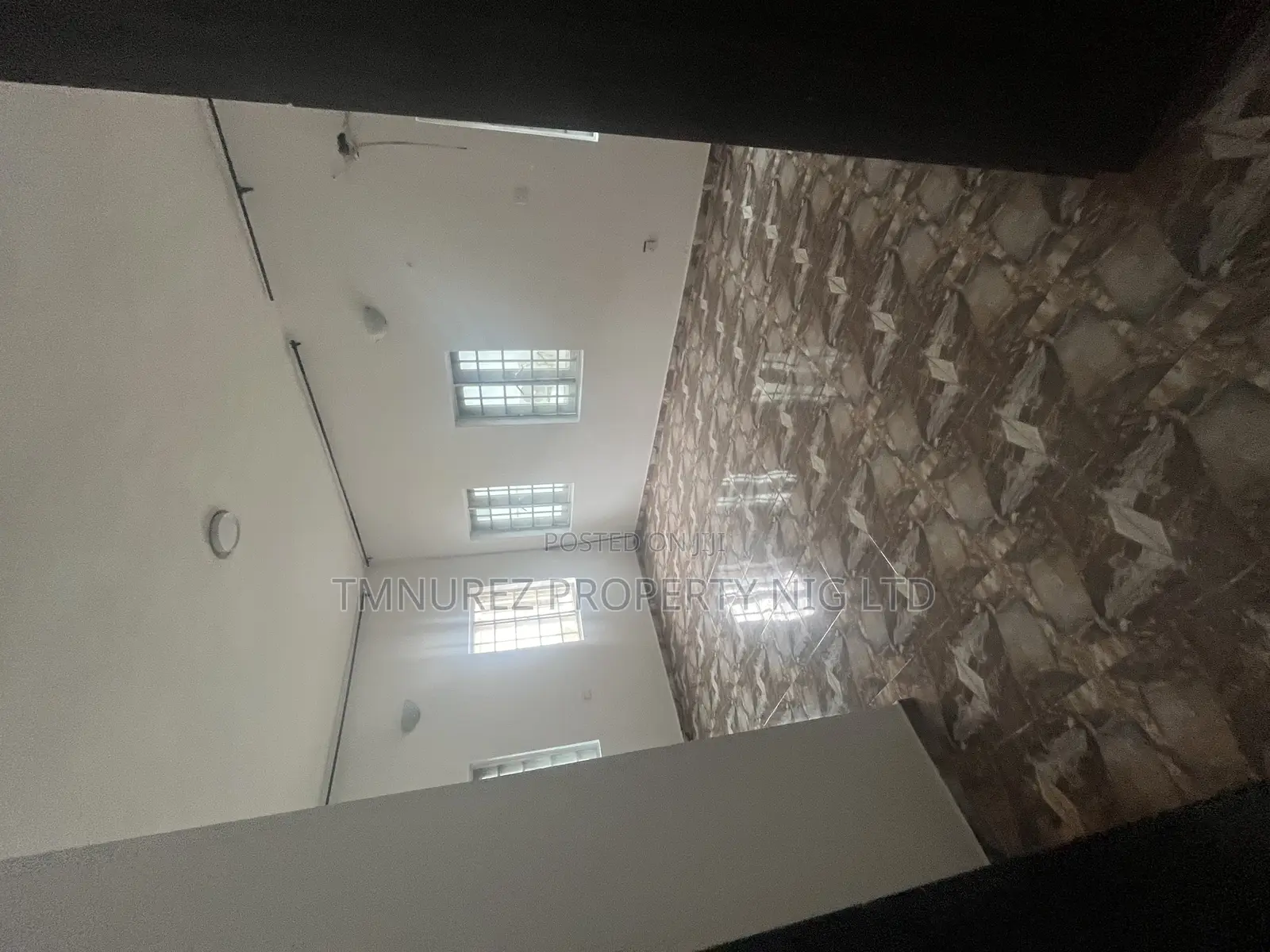 3bdrm Apartment in Osapa for rent
