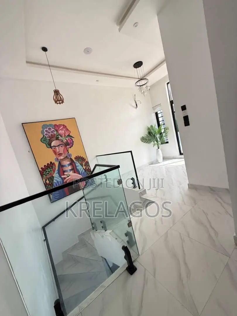 Furnished 4bdrm Duplex in Orchid, Chevron for rent