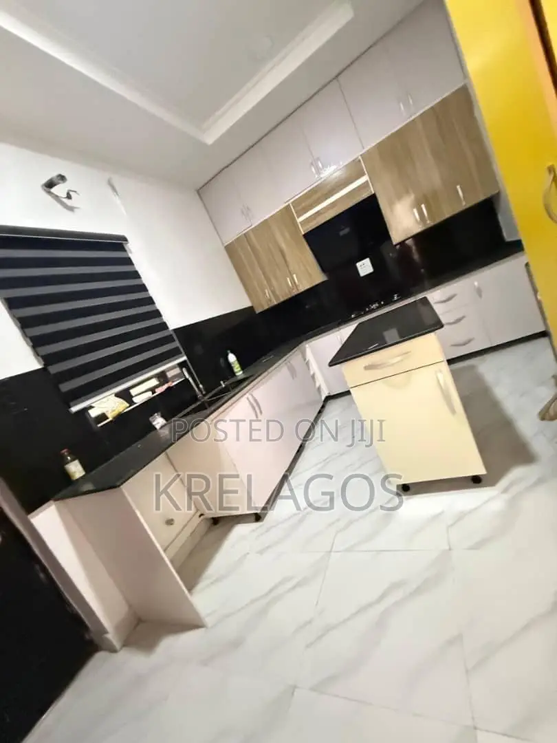 Furnished 4bdrm Duplex in Orchid, Chevron for rent