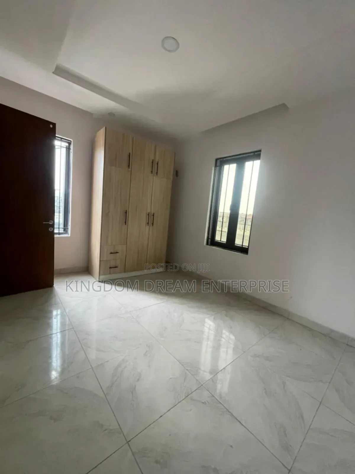 3bdrm Apartment in Lekki Phase 1 for rent