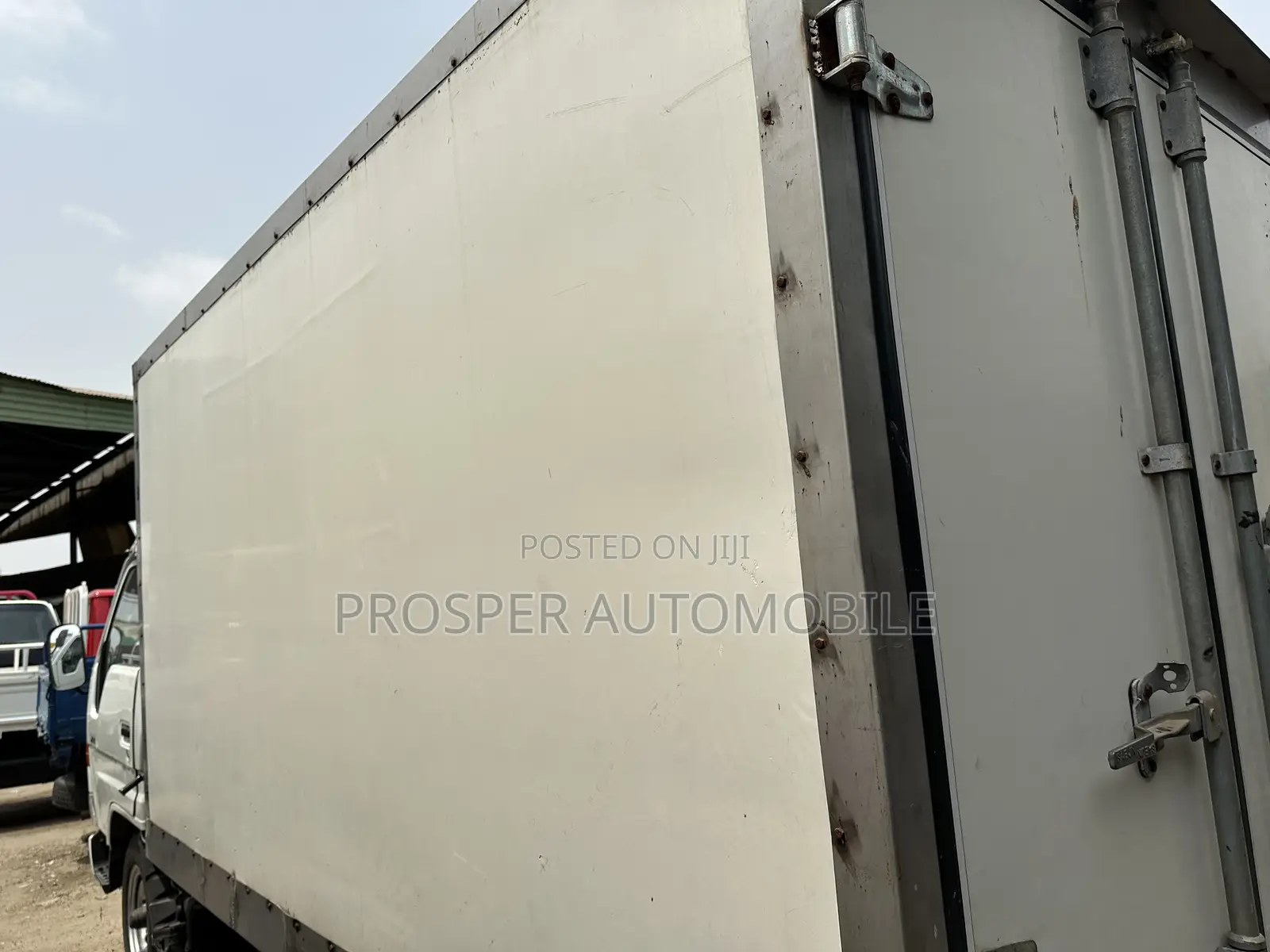Cover Body Toyota Dyna 200 2008 White