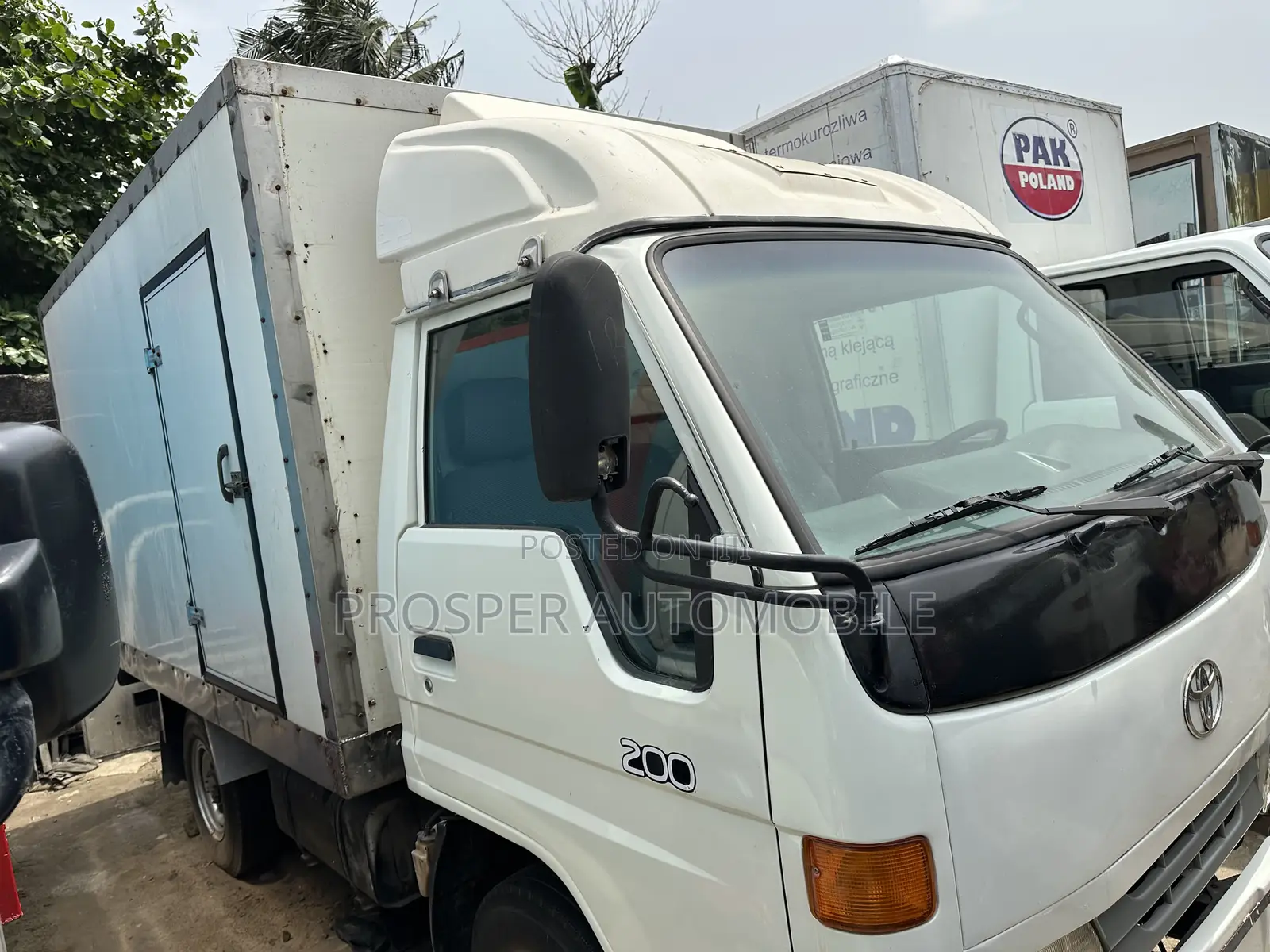 Cover Body Toyota Dyna 200 2008 White