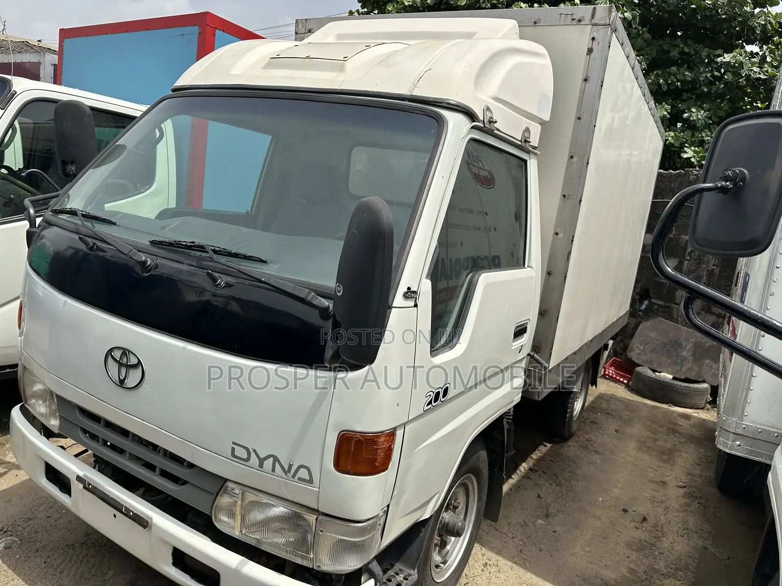 Cover Body Toyota Dyna 200 2008 White
