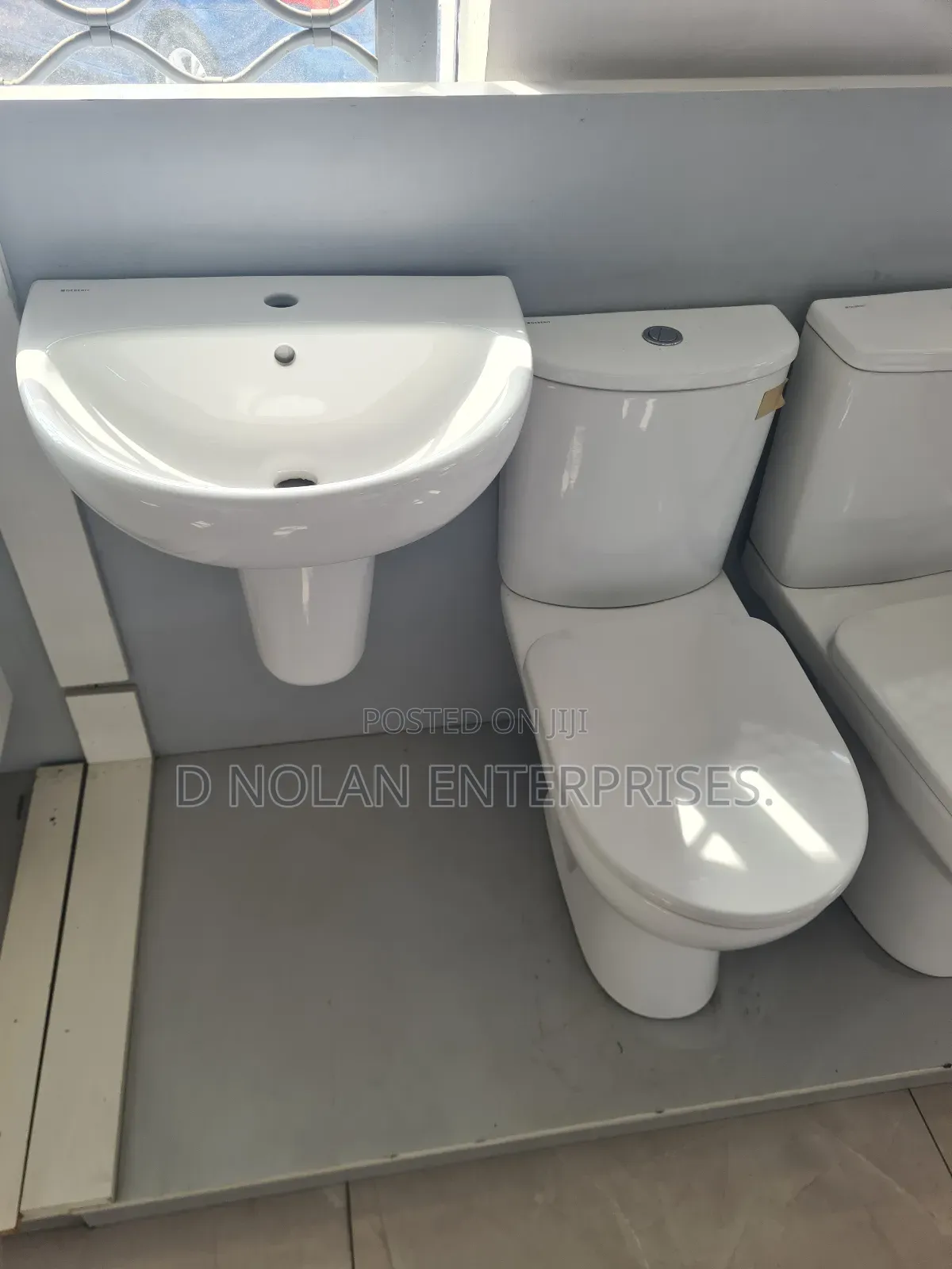Geberit Close Couple Water Closet