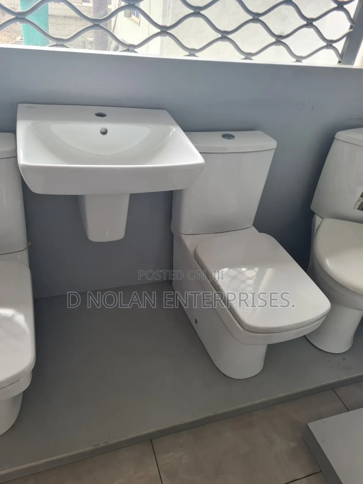 Geberit Close Couple Water Closet