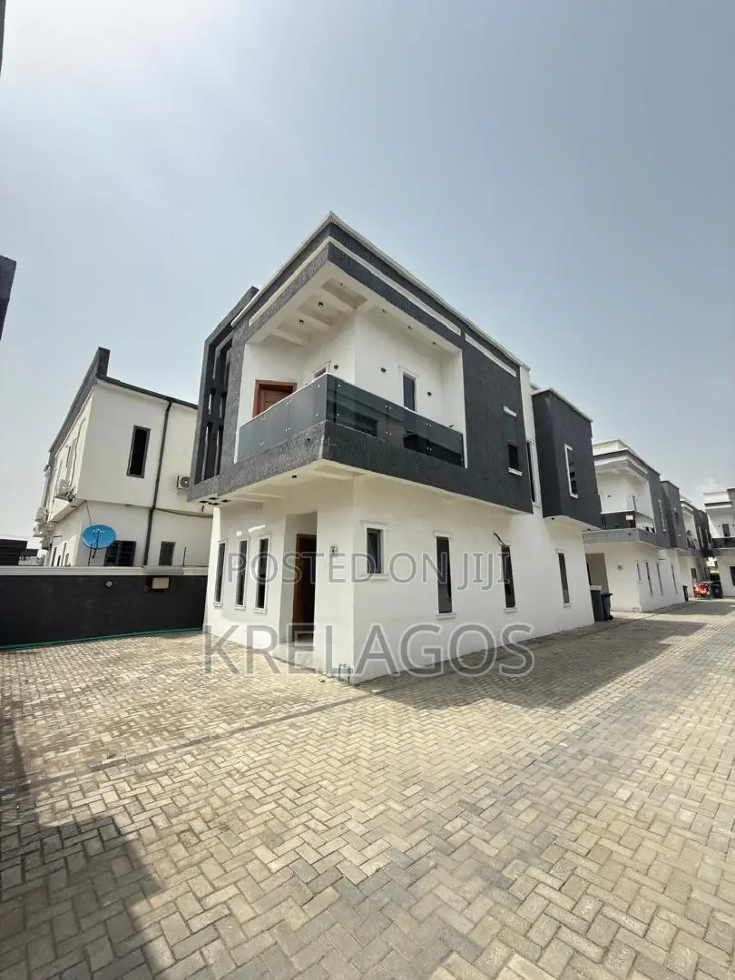 4bdrm Duplex in Orchid, Chevron for sale