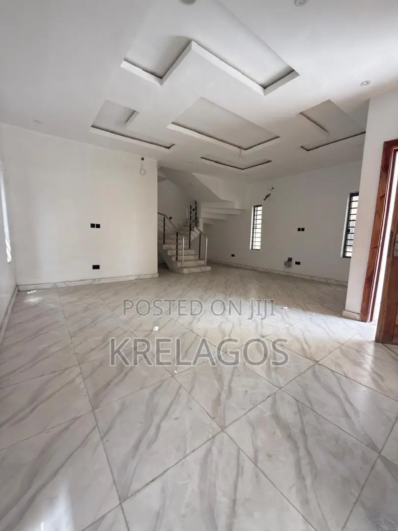 4bdrm Duplex in Orchid, Chevron for sale