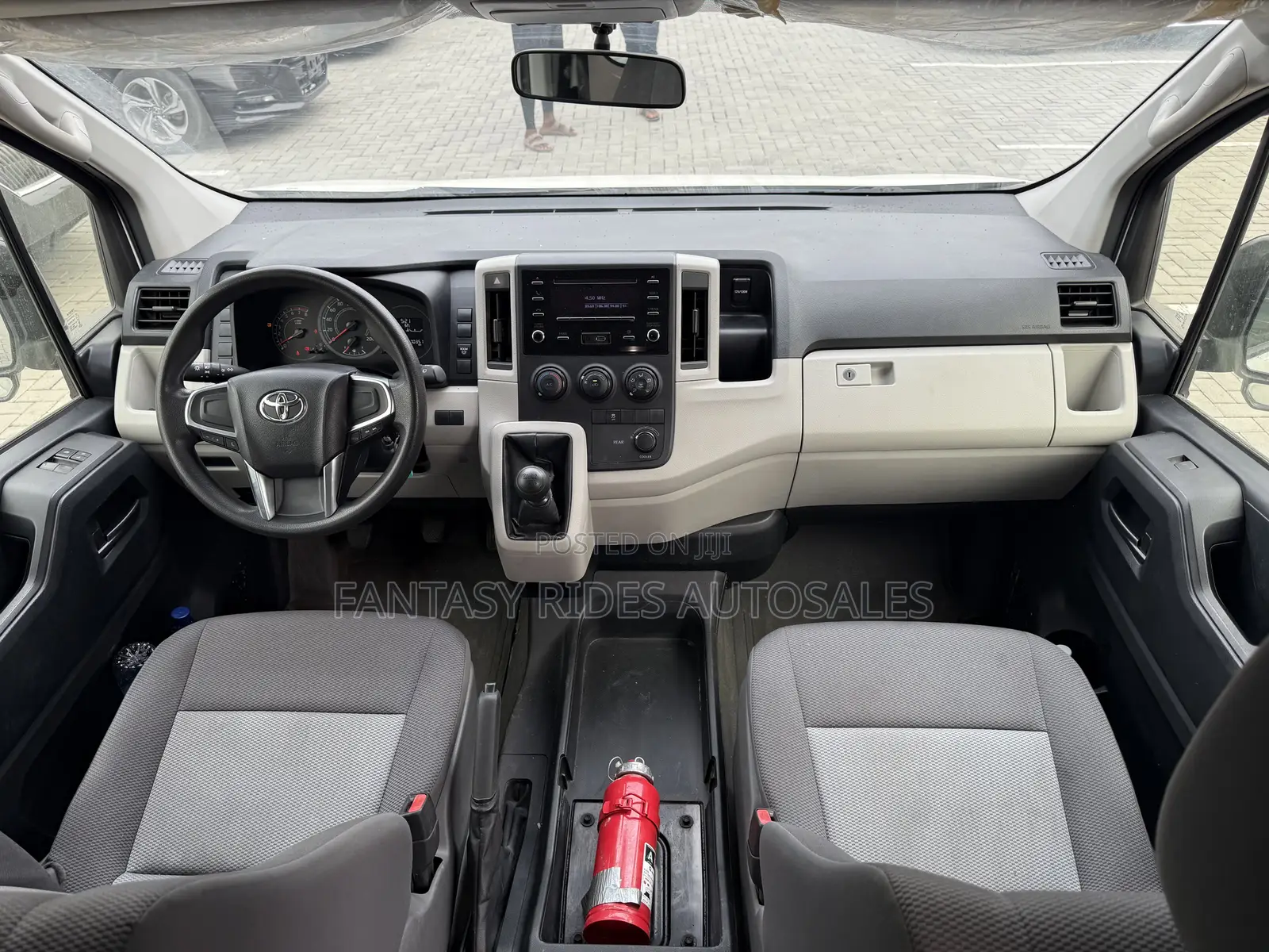 Toyota HiAce 2021 White