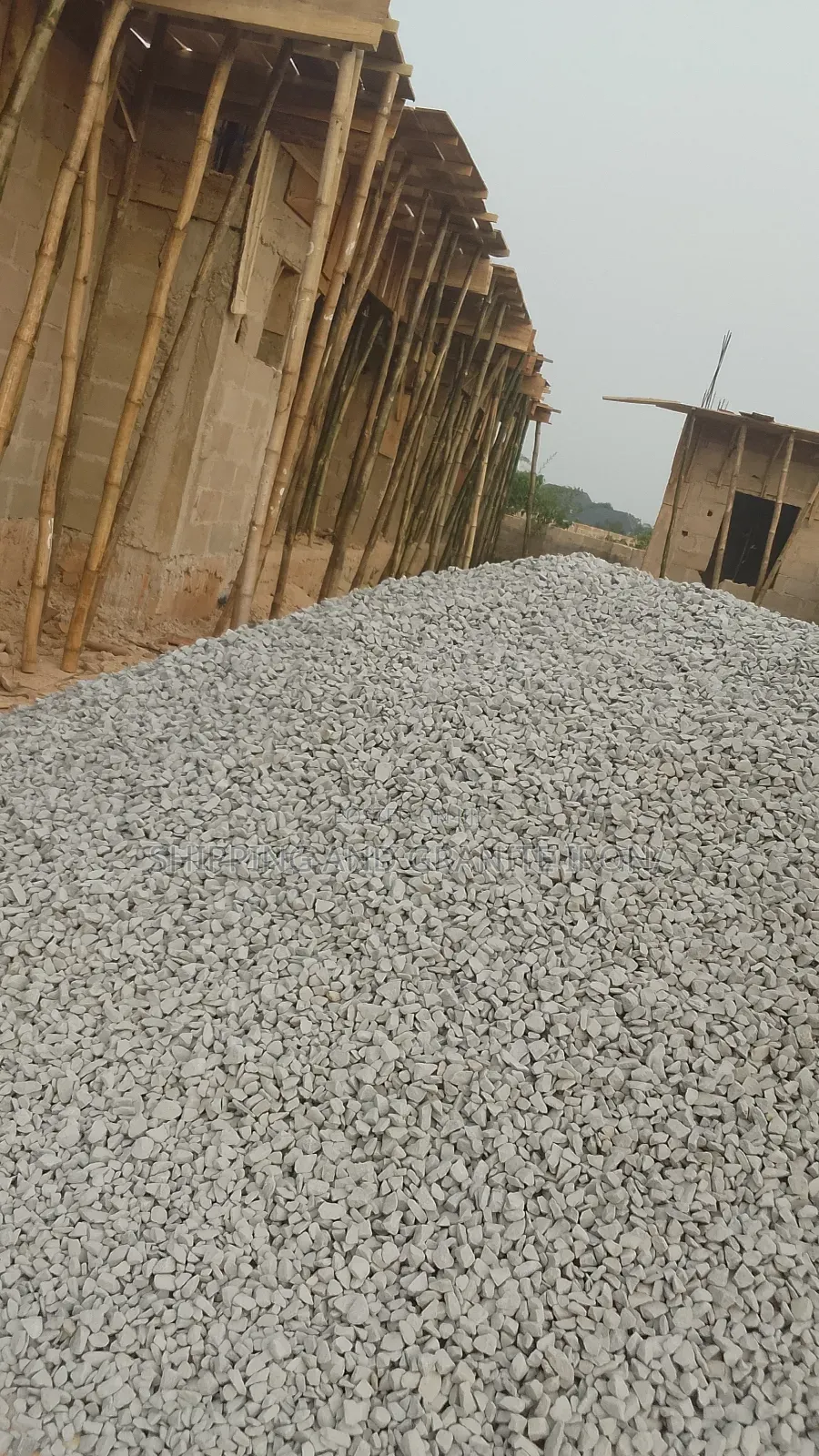 Black Imo Iron Granite and Chipping Hipping