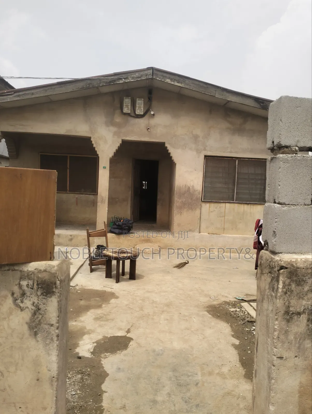 8bdrm Bungalow in Off Bayota Street for sale
