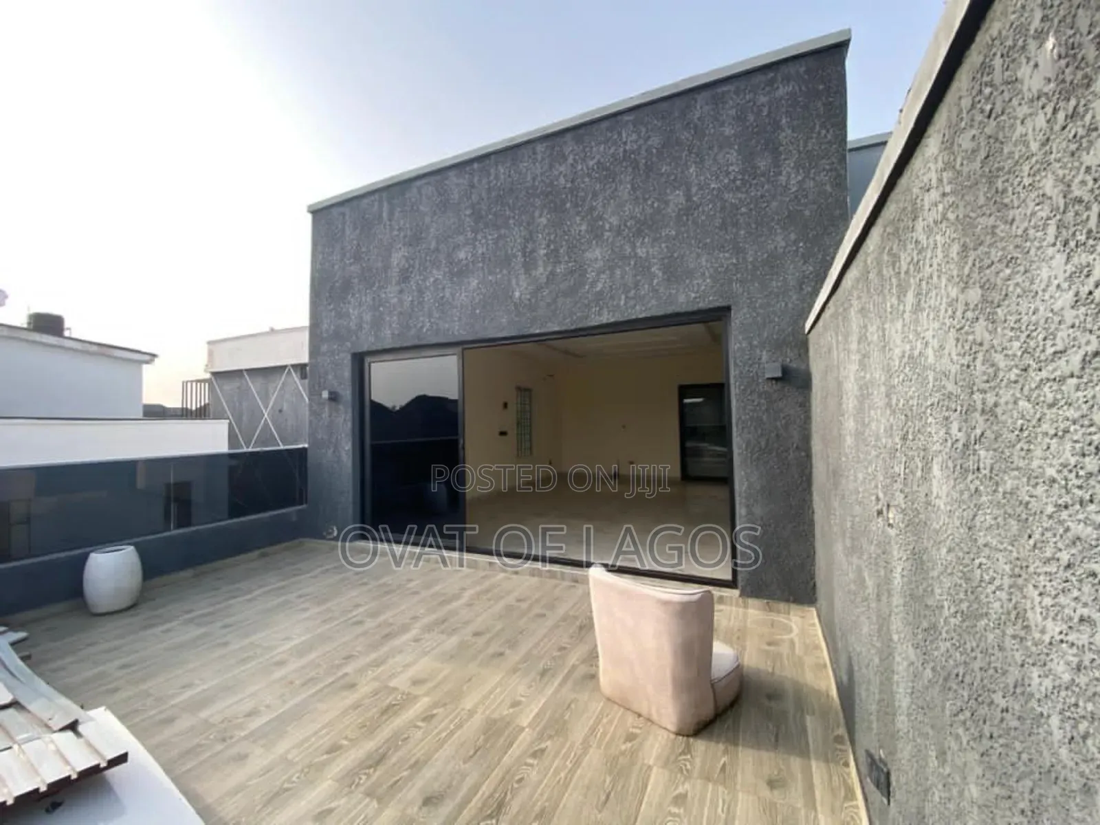 5bdrm Duplex in Ikota Villa for rent