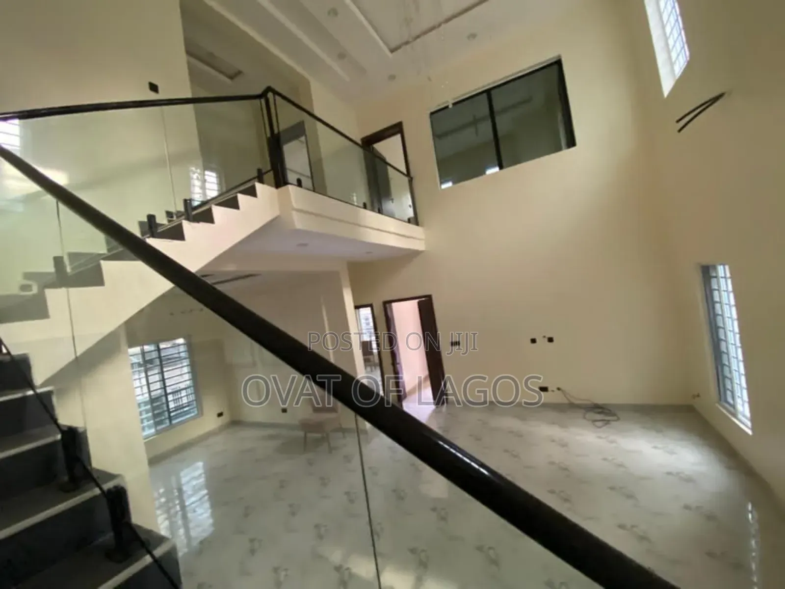 5bdrm Duplex in Ikota Villa for rent