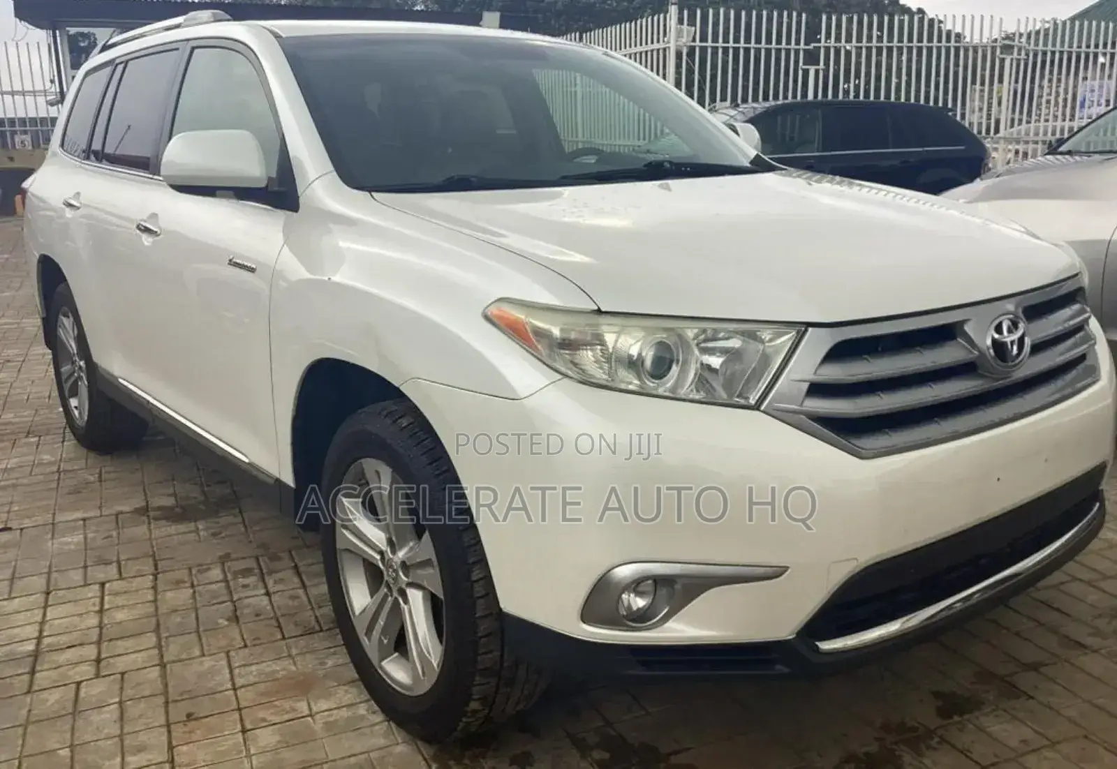 Toyota Highlander Limited 3.5l 4WD 2013 White
