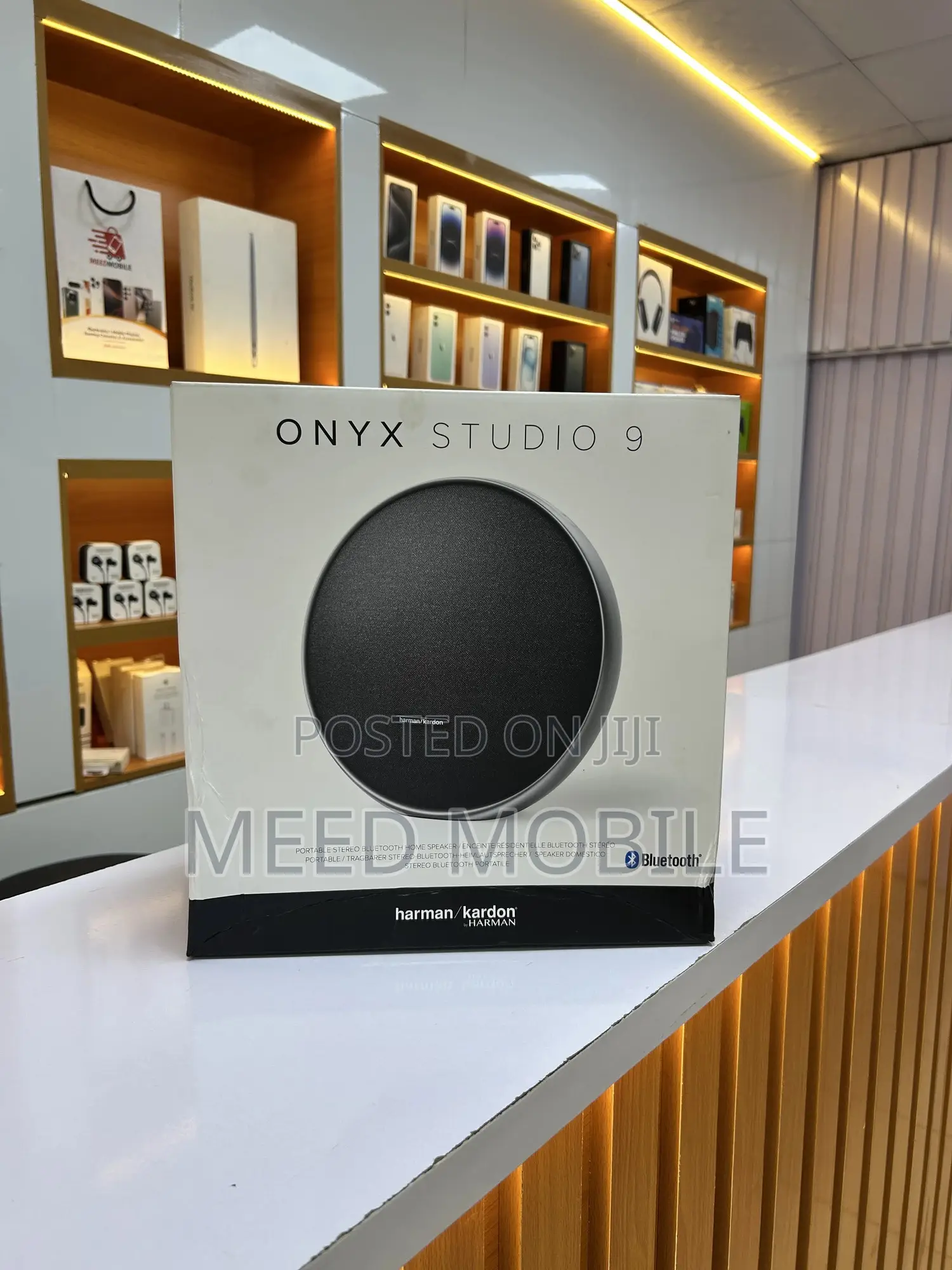 Onyx Studio 9