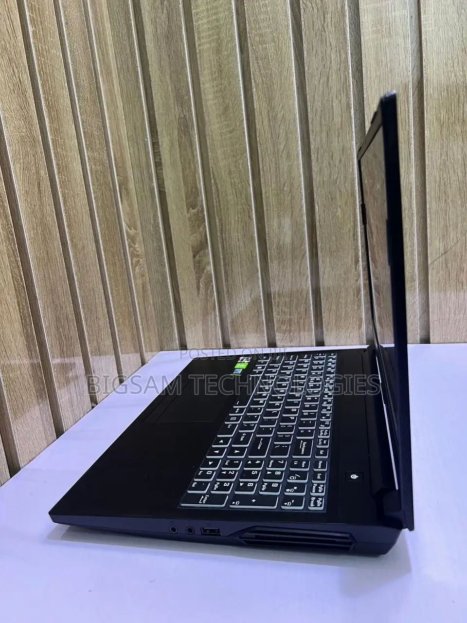 Laptop Gigabyte 16GB Intel Core i7 SSD 512GB