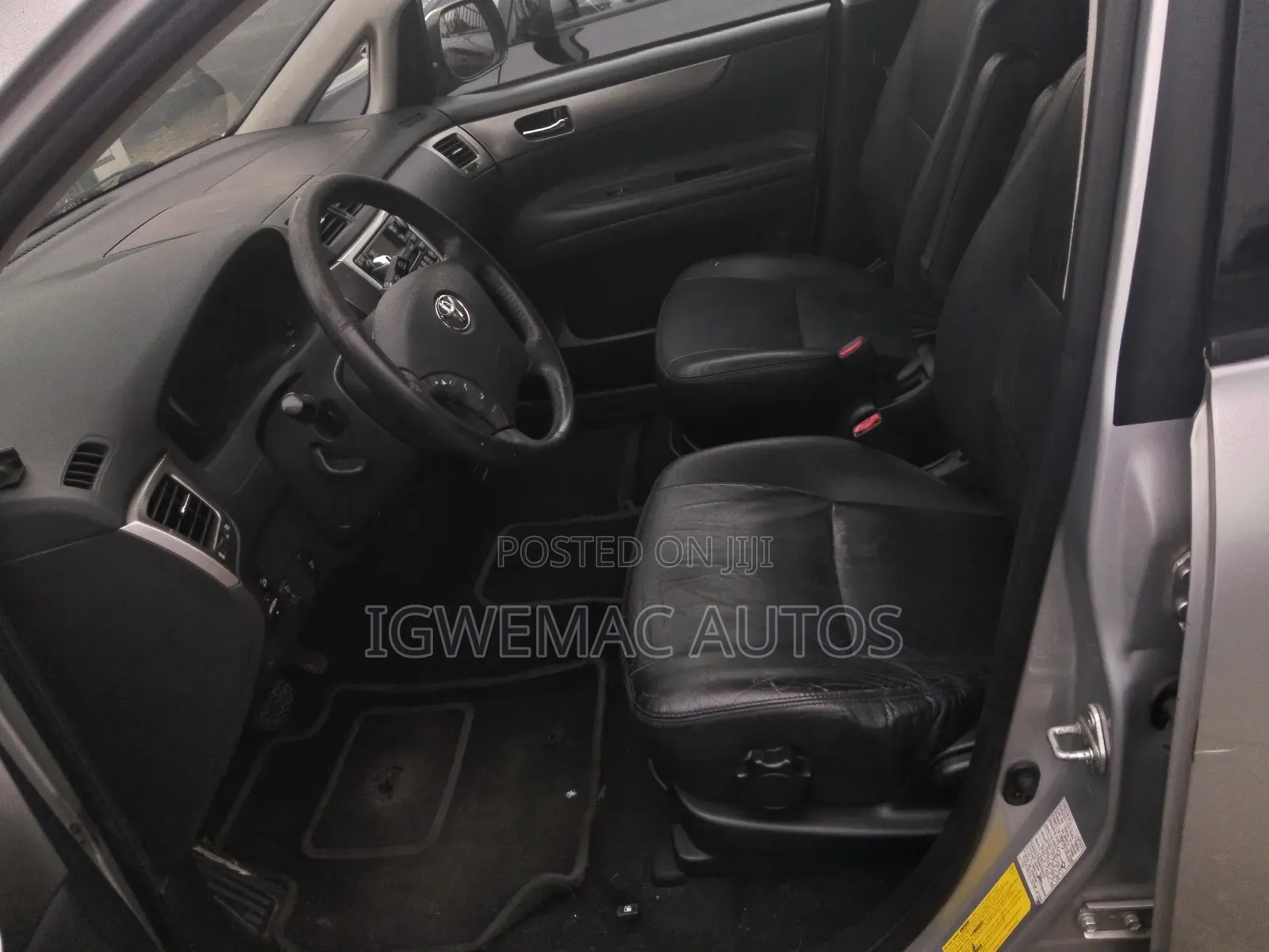 Toyota Avensis Verso 2.0 Petrol 2005 Silver