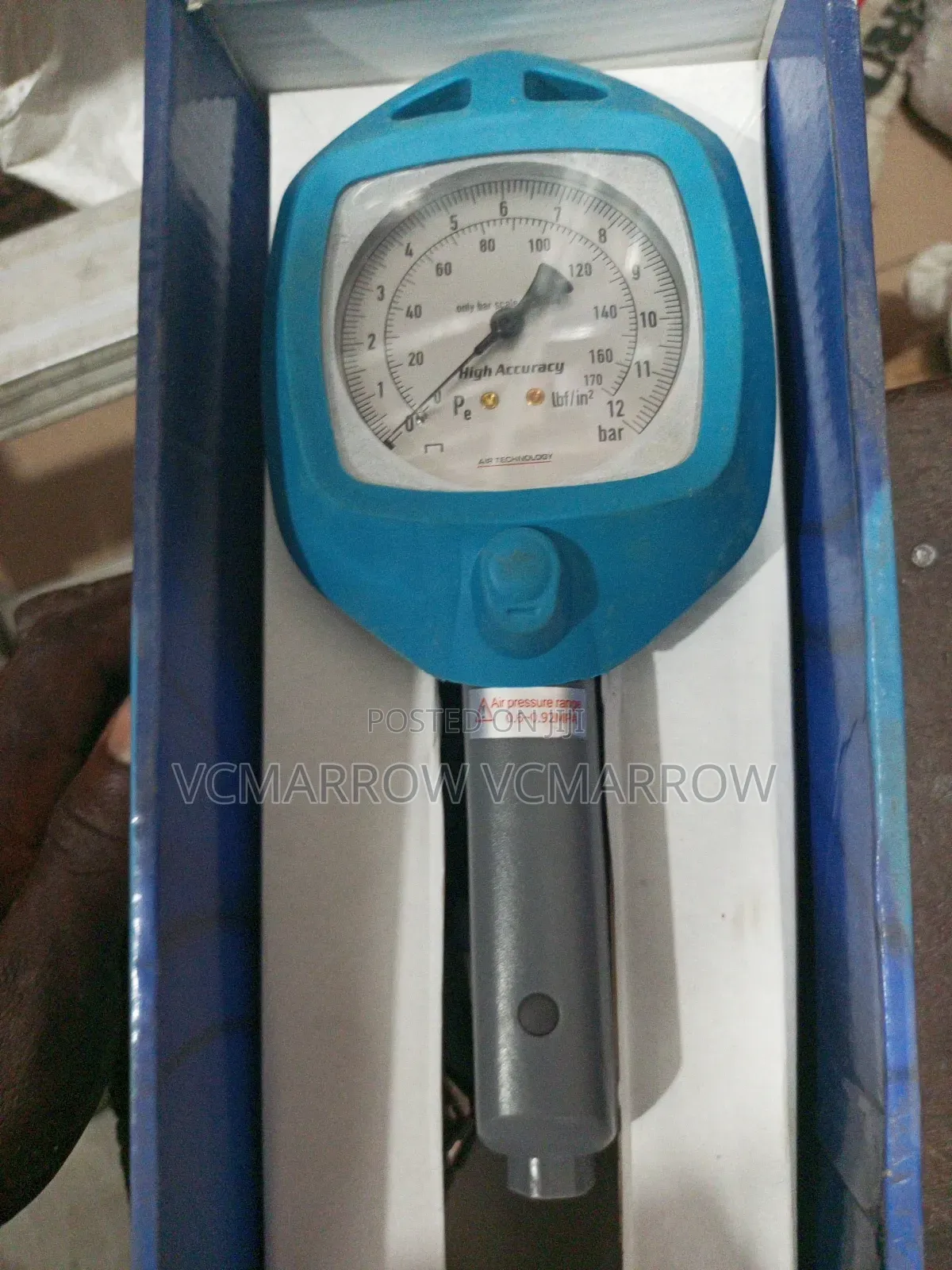 Professional Pneumatic Tire Inflation Gun With a Pressure