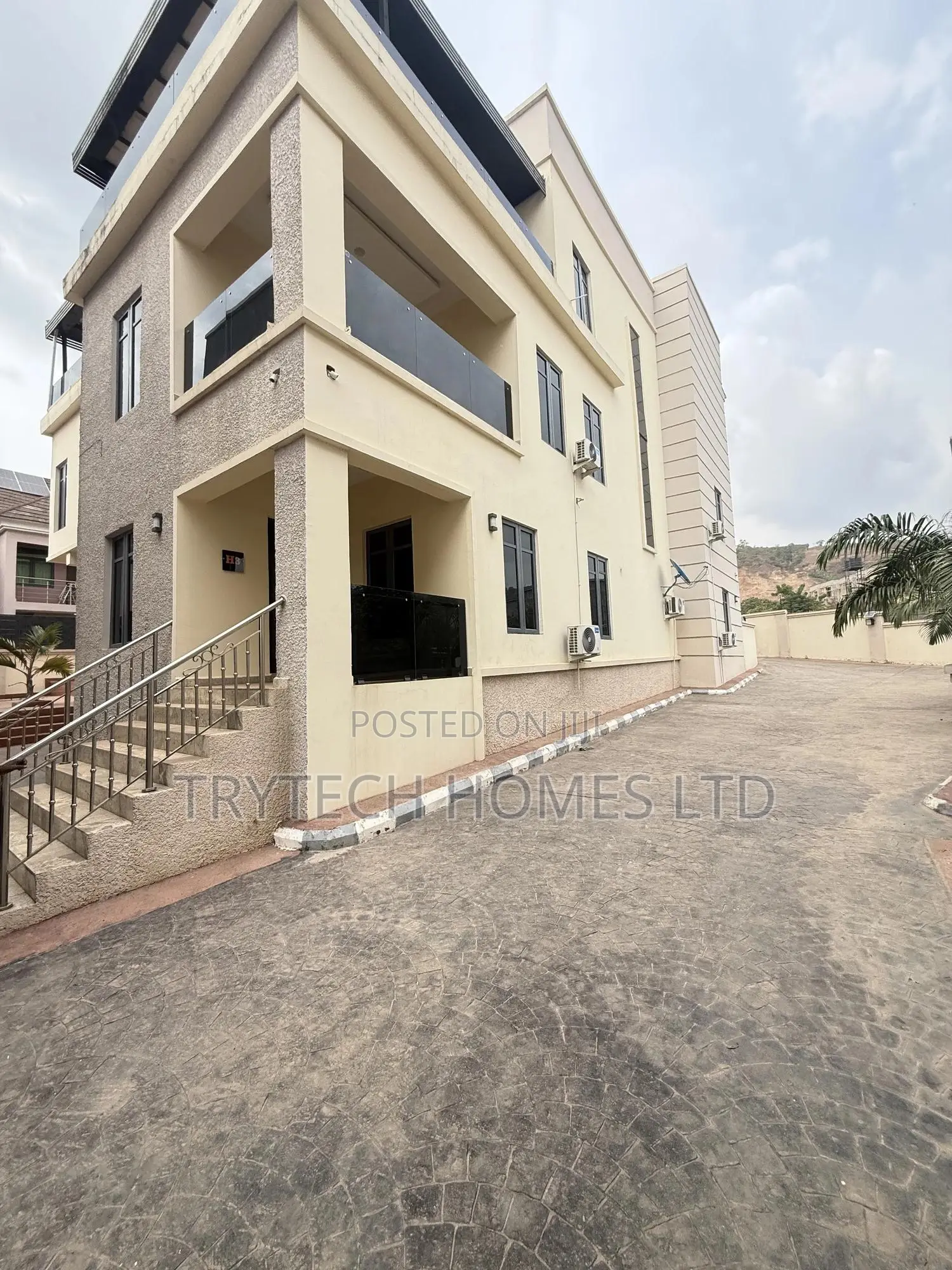7bdrm Duplex in Katampe for sale