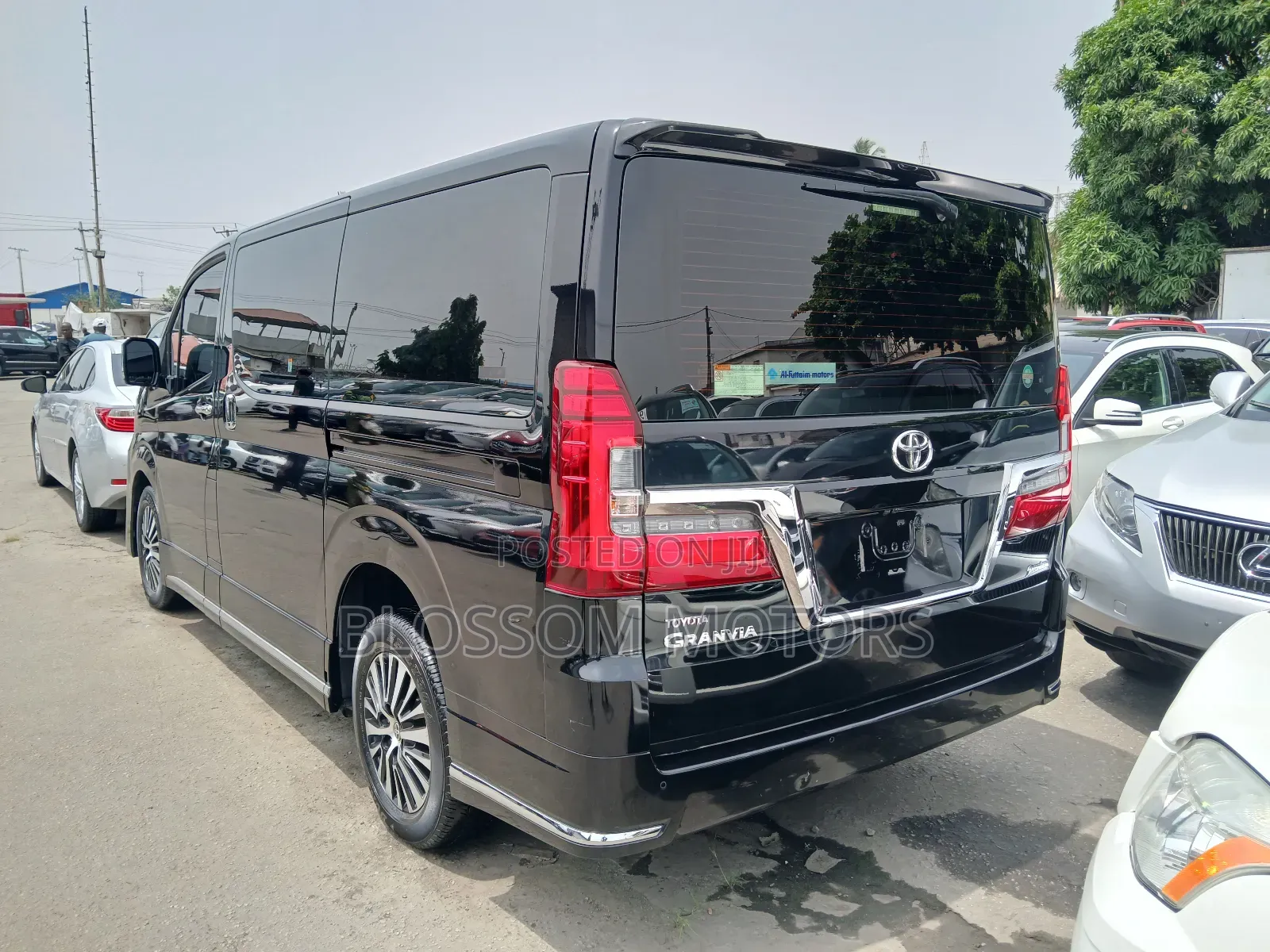 Toyota Granvia 2023 Black