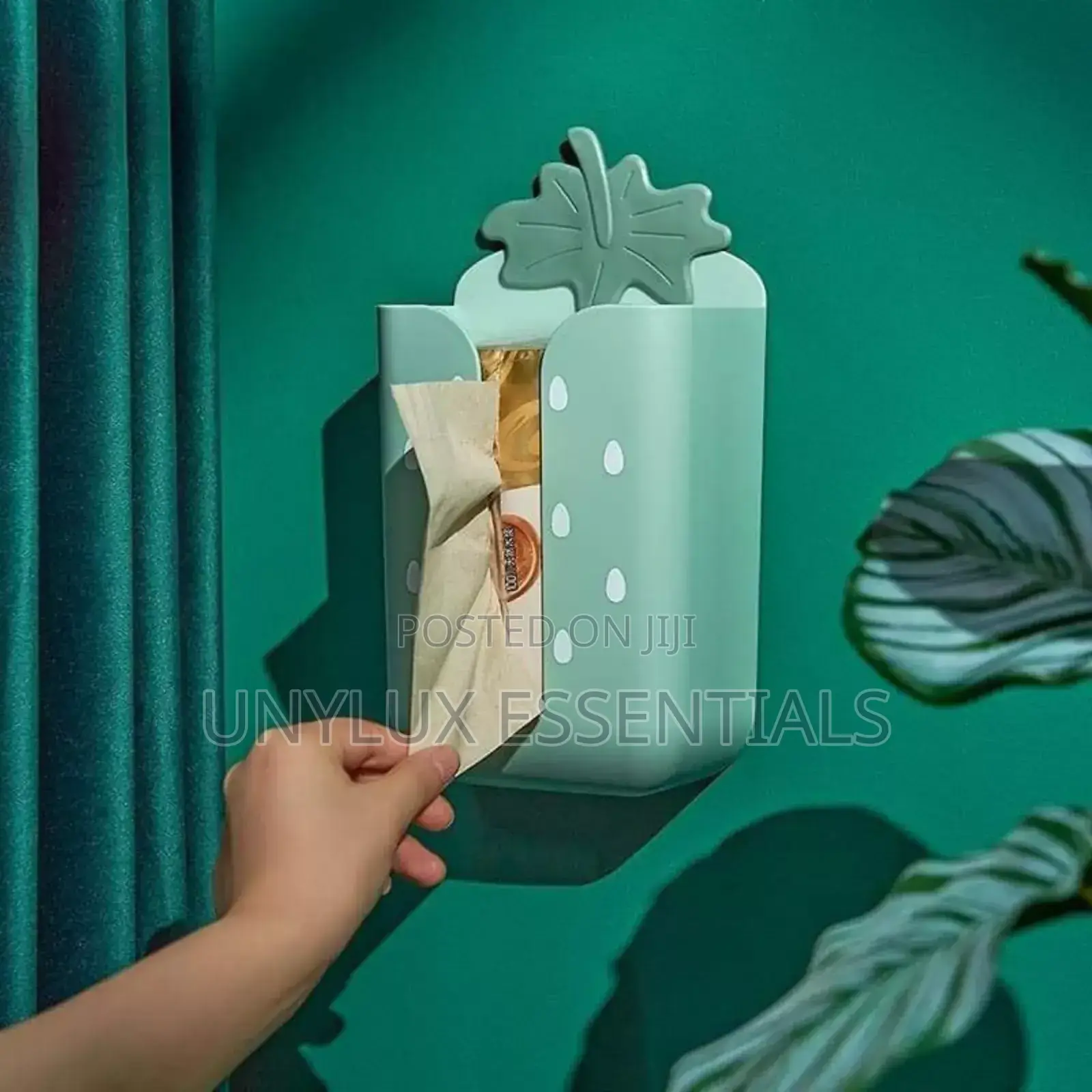 Tissue Holder