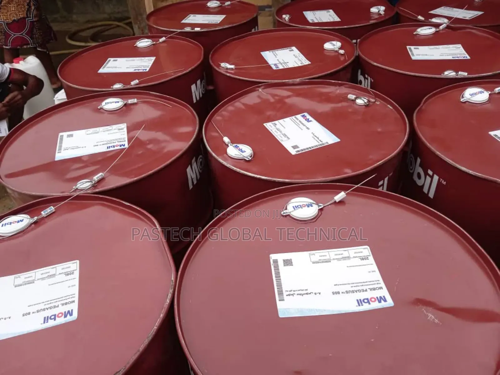 208-Liter Drum of Mobil Pegasus 805,