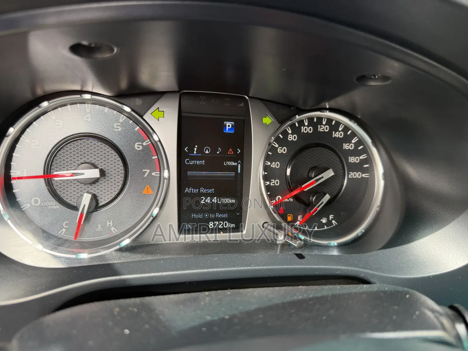 Toyota Hilux 2024 Black