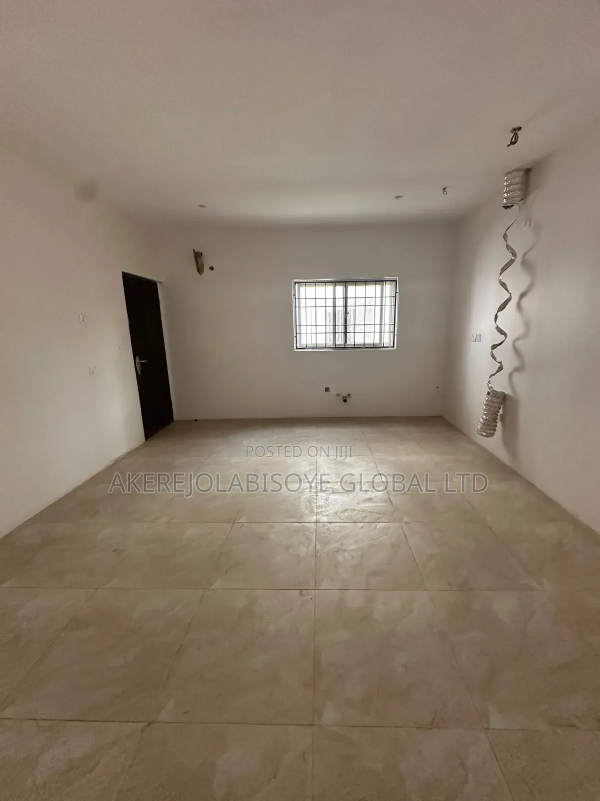 5bdrm Duplex in In An Estate Around for rent
