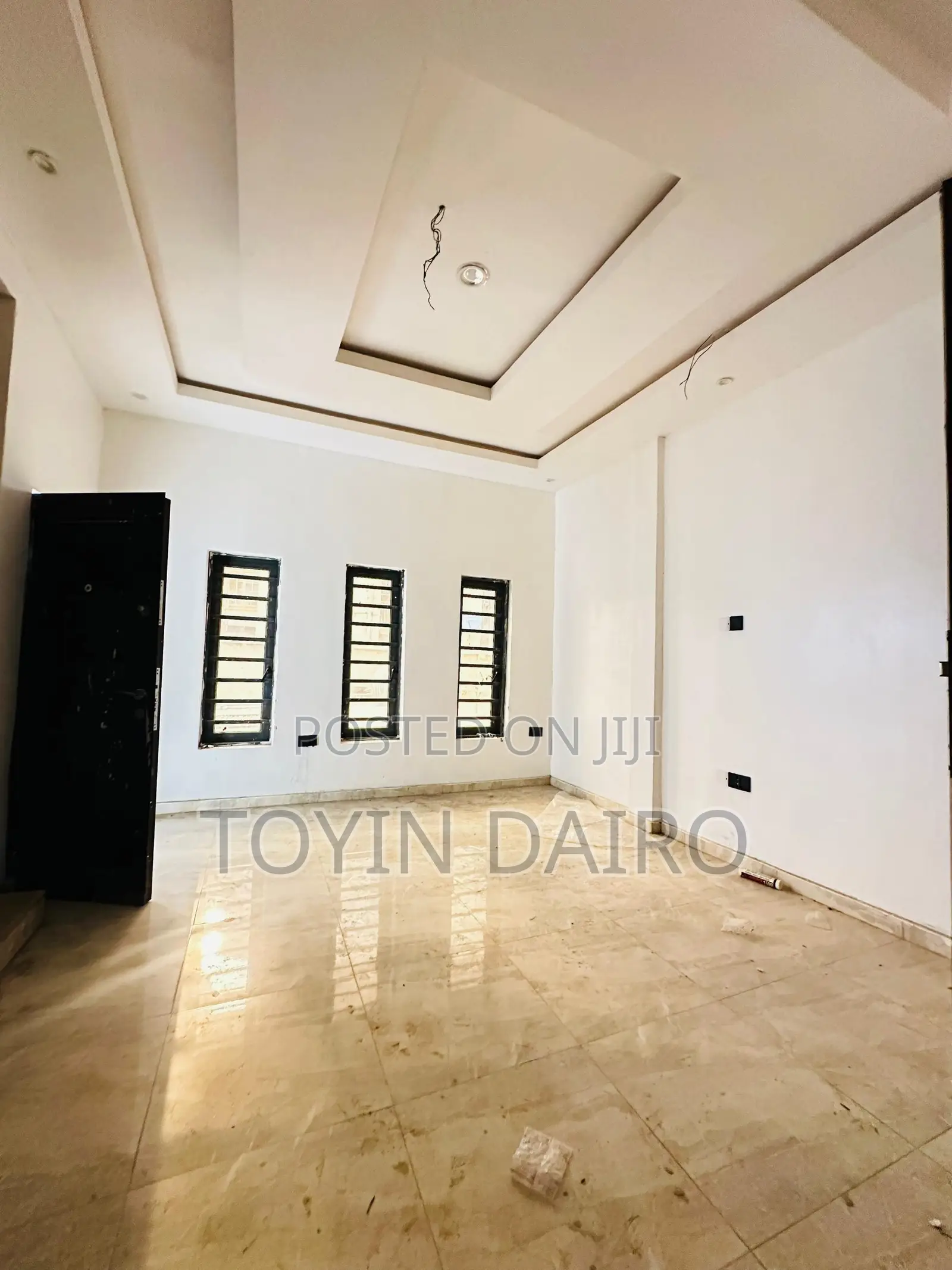 4bdrm Duplex in Soluyi for sale