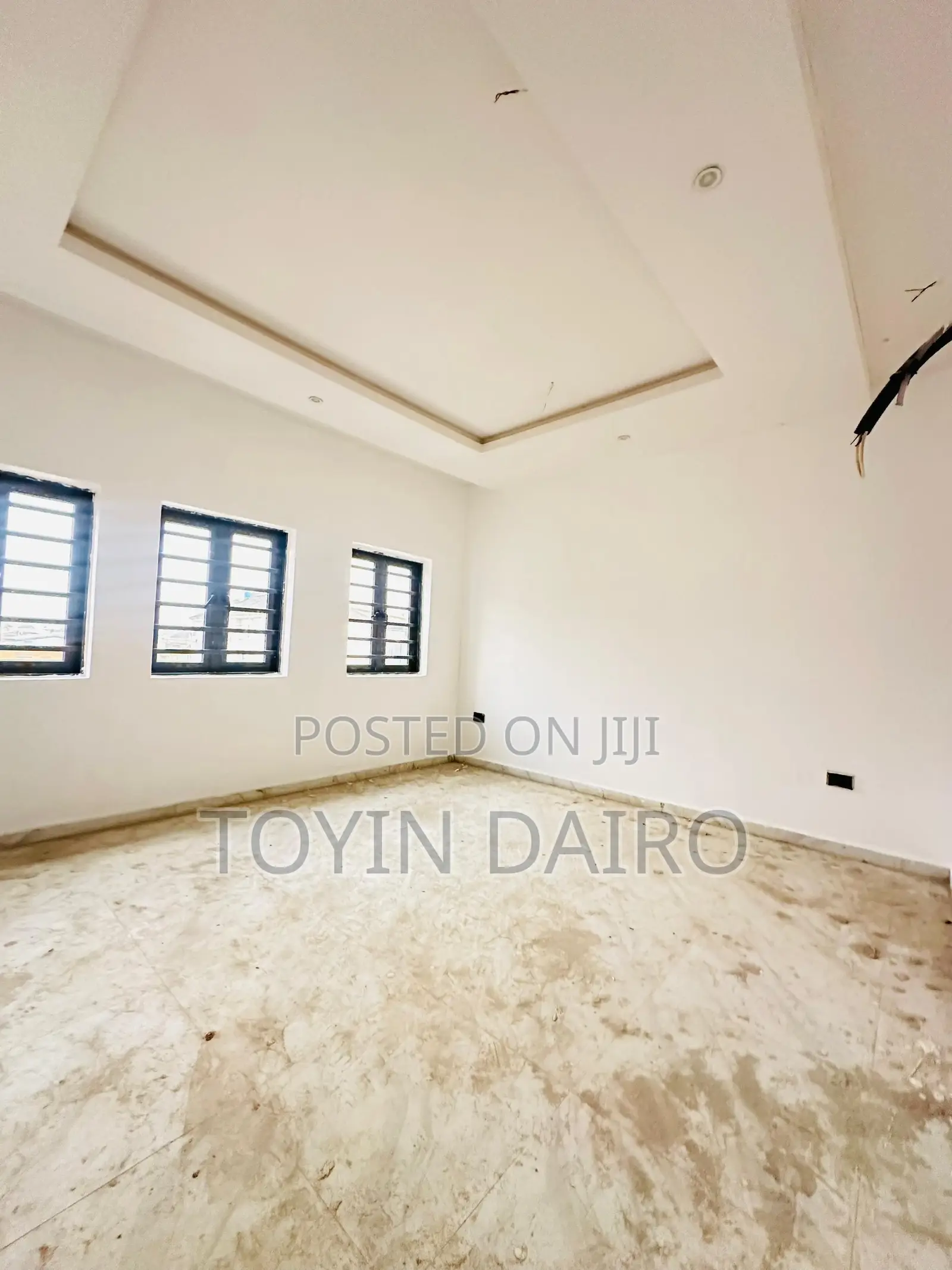 4bdrm Duplex in Soluyi for sale