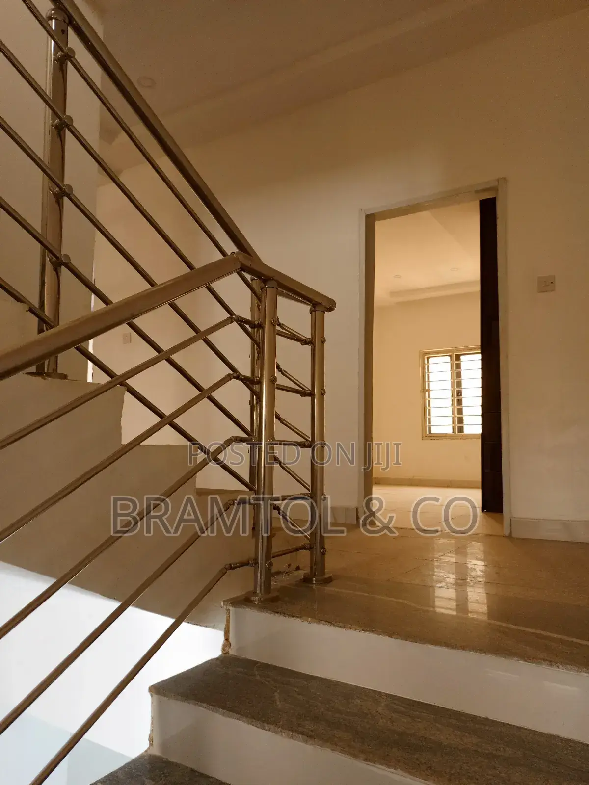 3bdrm Townhouse / Terrace in Apo District for rent