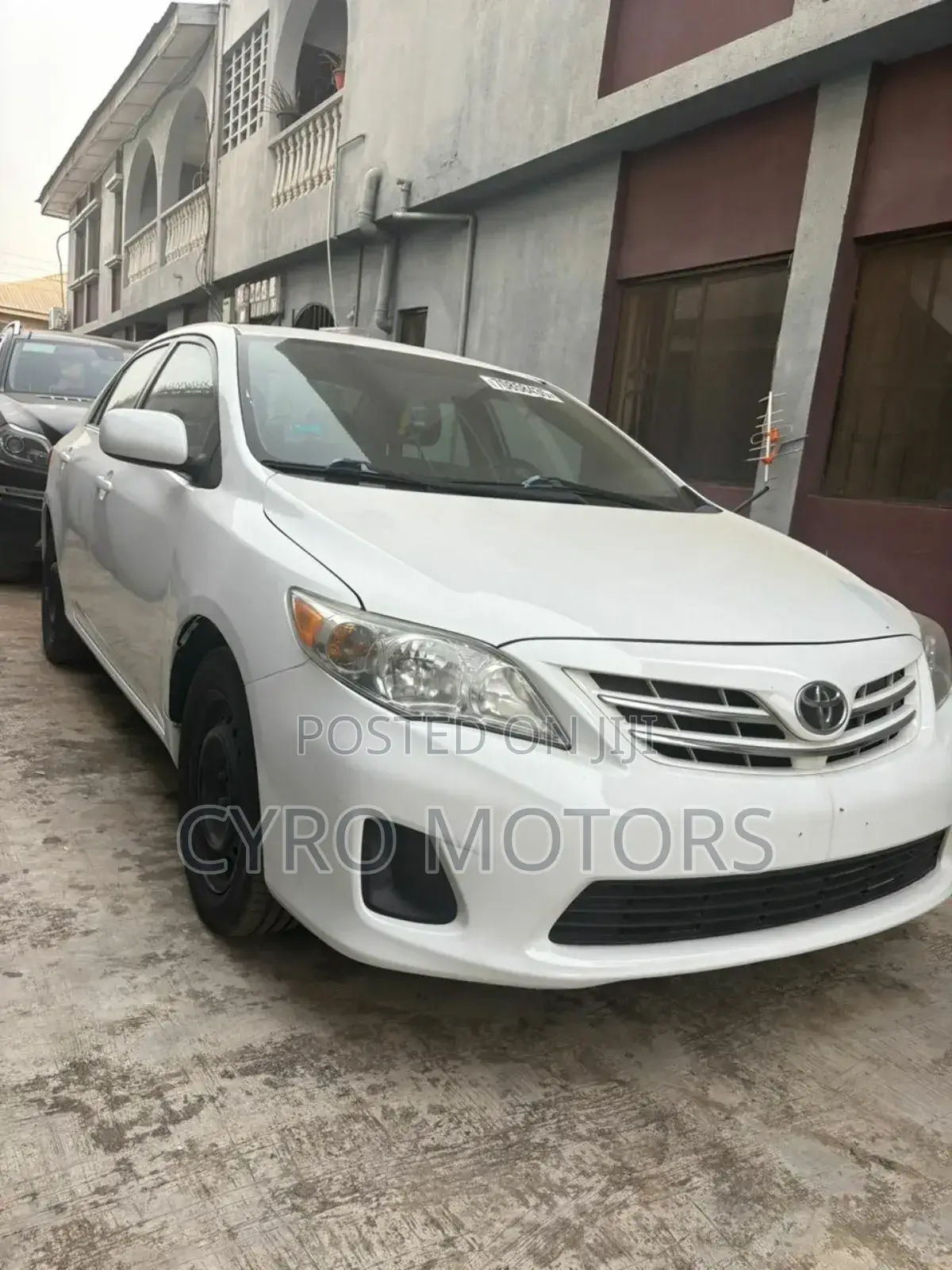 Toyota Corolla LE 4dr Sedan (1.8L 4cyl 4A) 2013 White